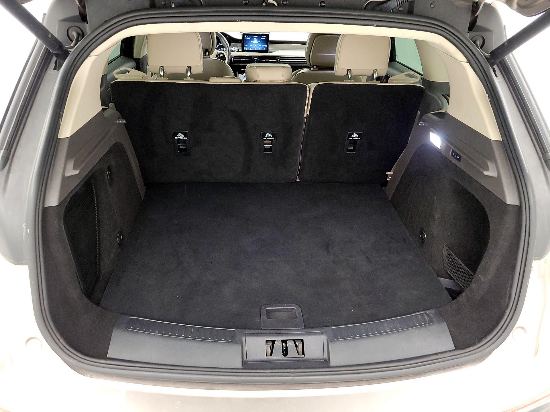 Thumbnail: 2020 Lincoln Corsair - 16