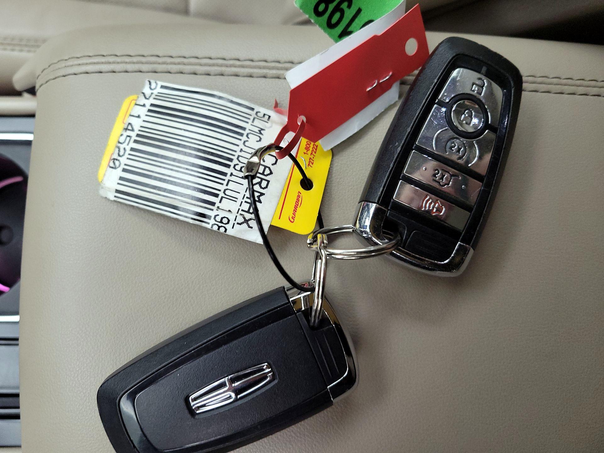 Thumbnail: 2020 Lincoln Corsair - 18