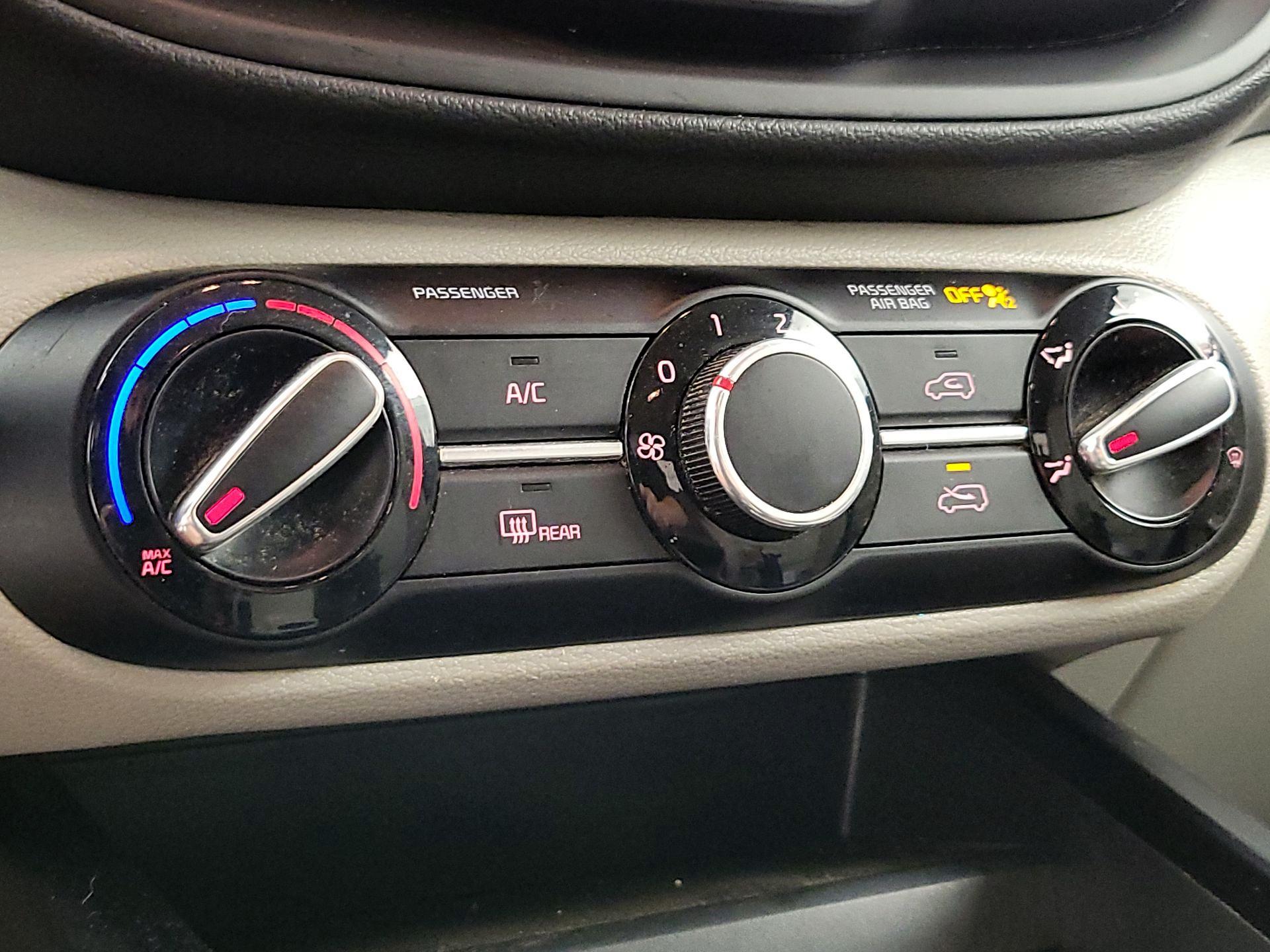 Thumbnail: 2021 Kia Soul - 16