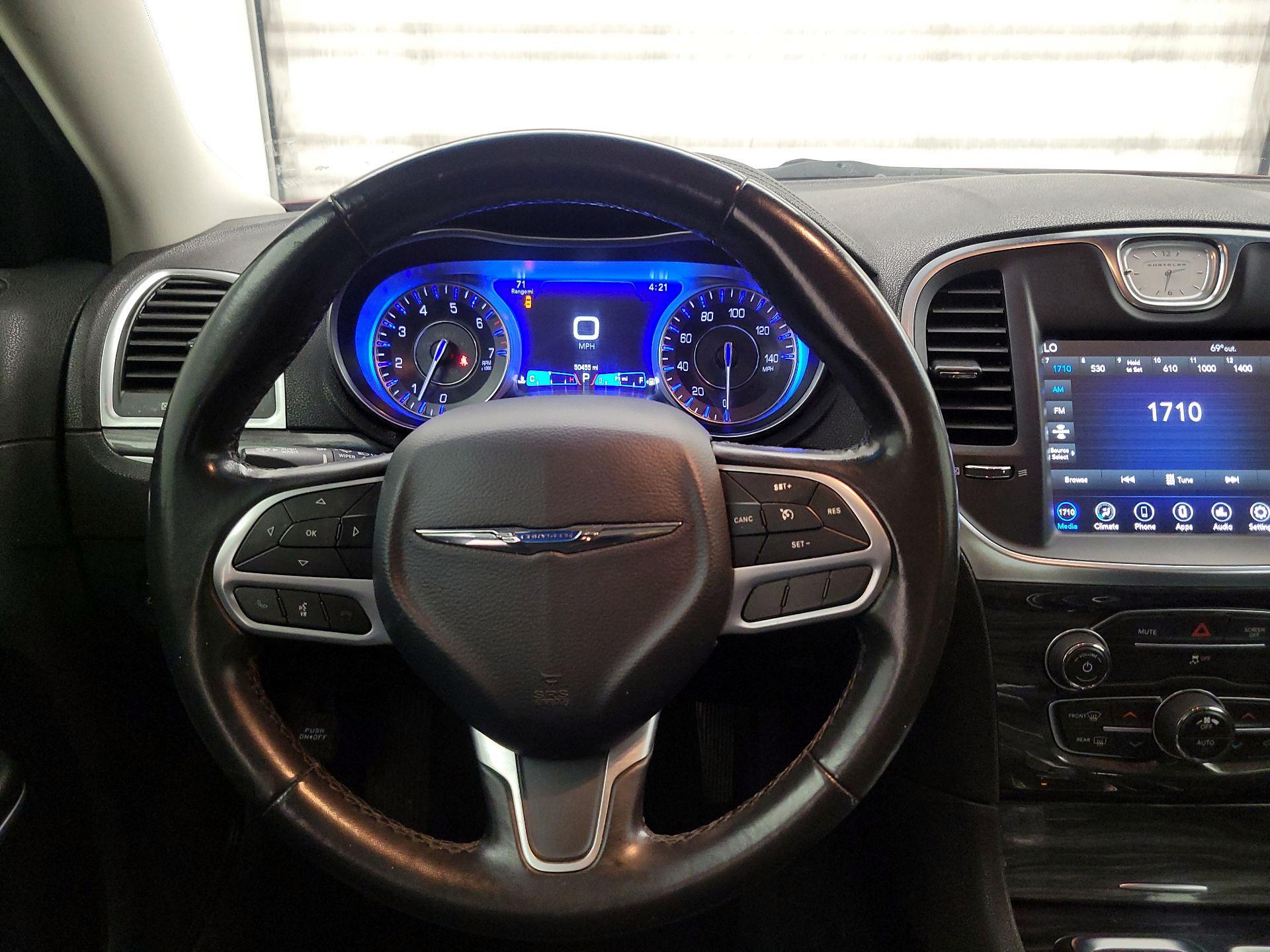 Thumbnail: 2020 Chrysler 300 - 10