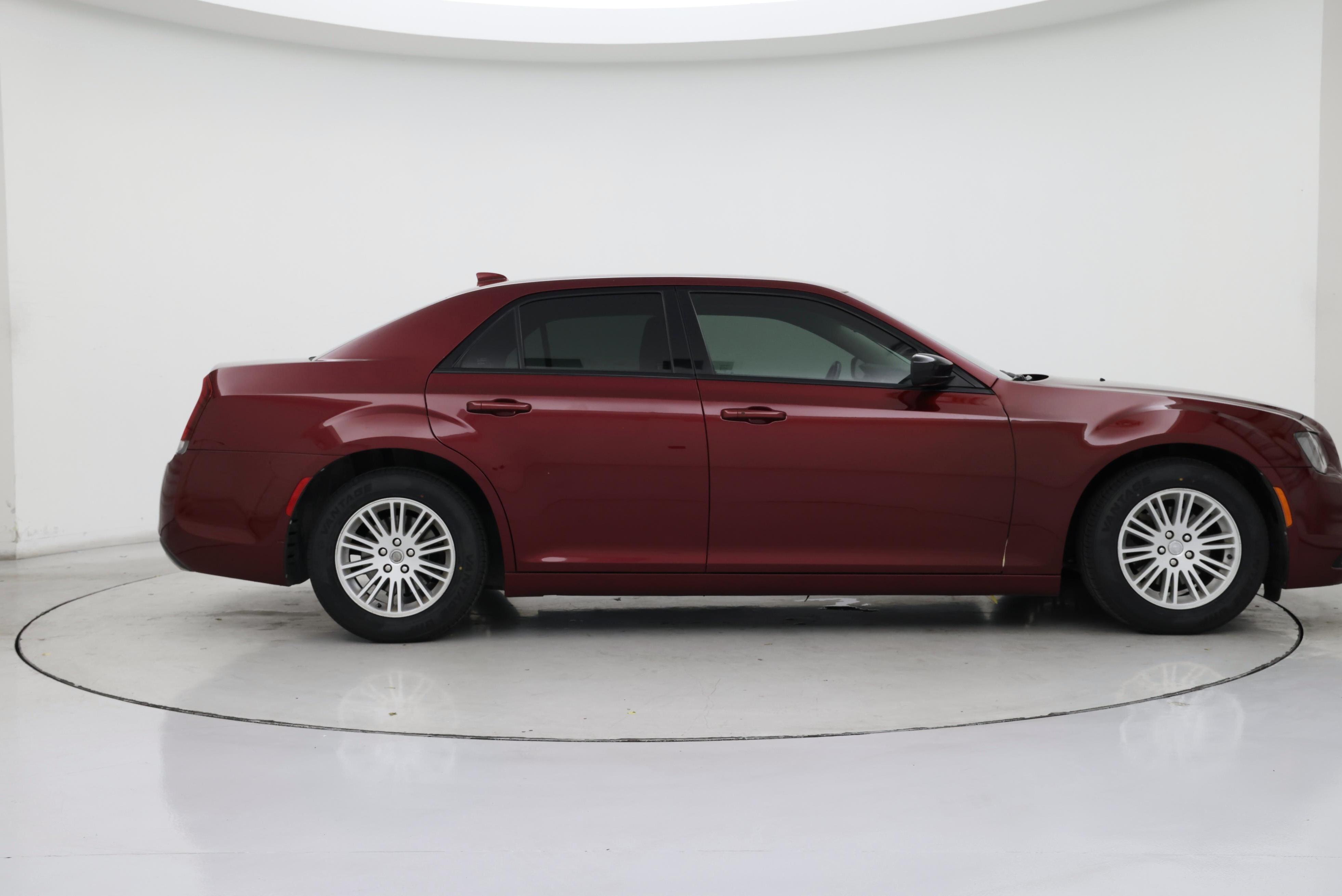 Thumbnail: 2020 Chrysler 300 - 7