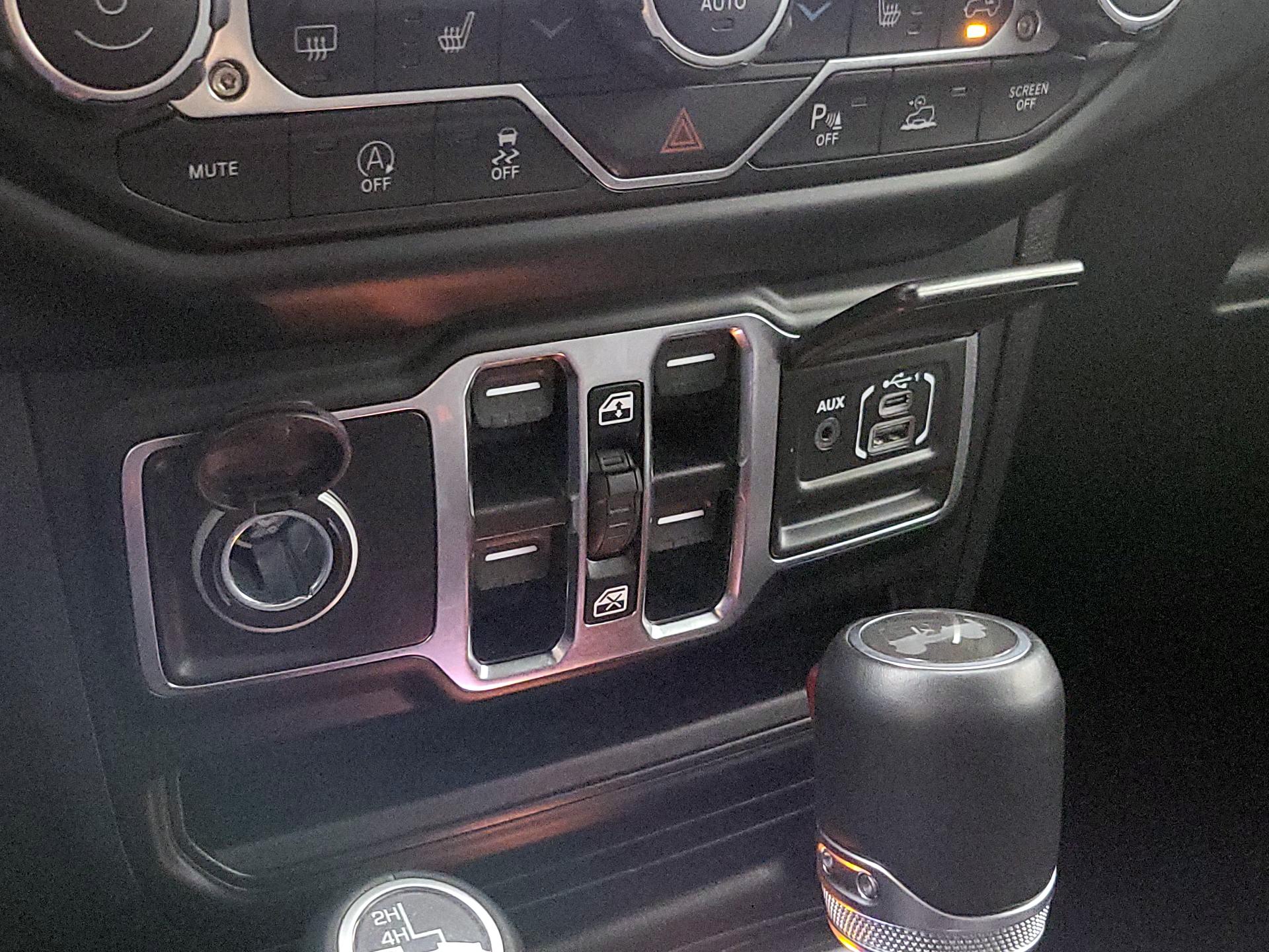 Thumbnail: 2021 Jeep Wrangler - 19