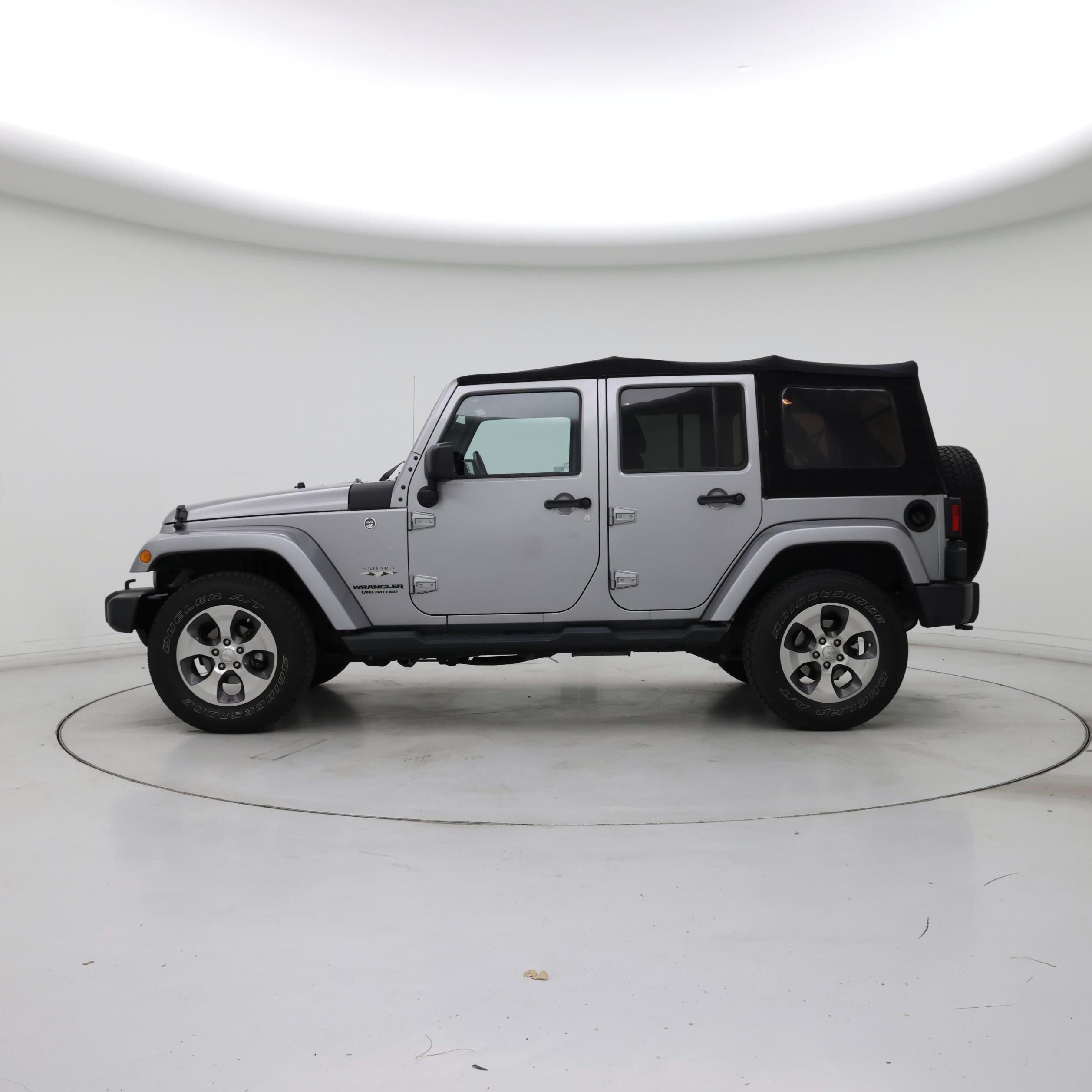 Thumbnail: 2017 Jeep Wrangler - 3