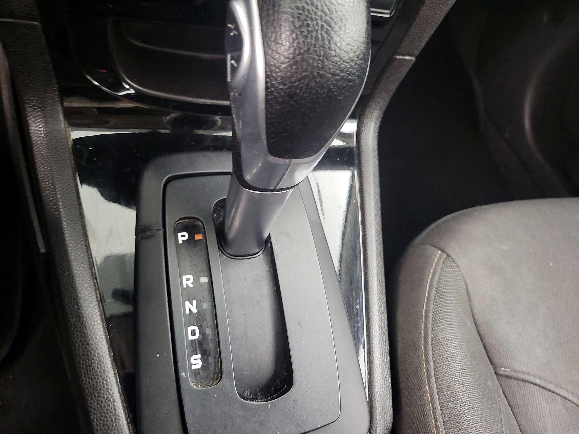 Thumbnail: 2015 Ford Fiesta - 16