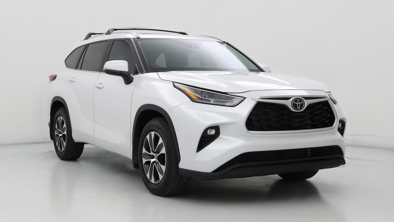 2024 Toyota Highlander XLE Hero Image
