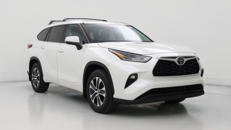 2021 Toyota Highlander XLE Hero Image
