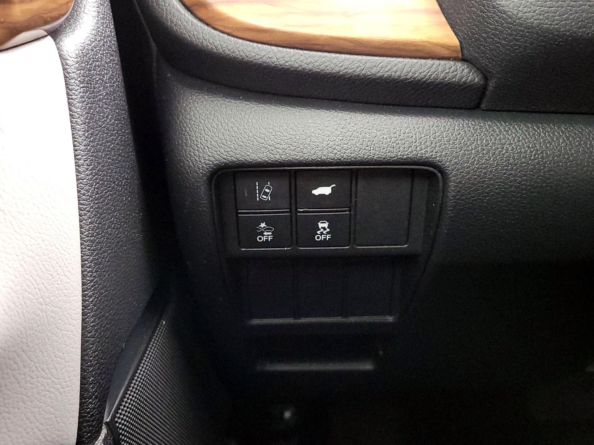 Thumbnail: 2017 Honda CR-V - 13