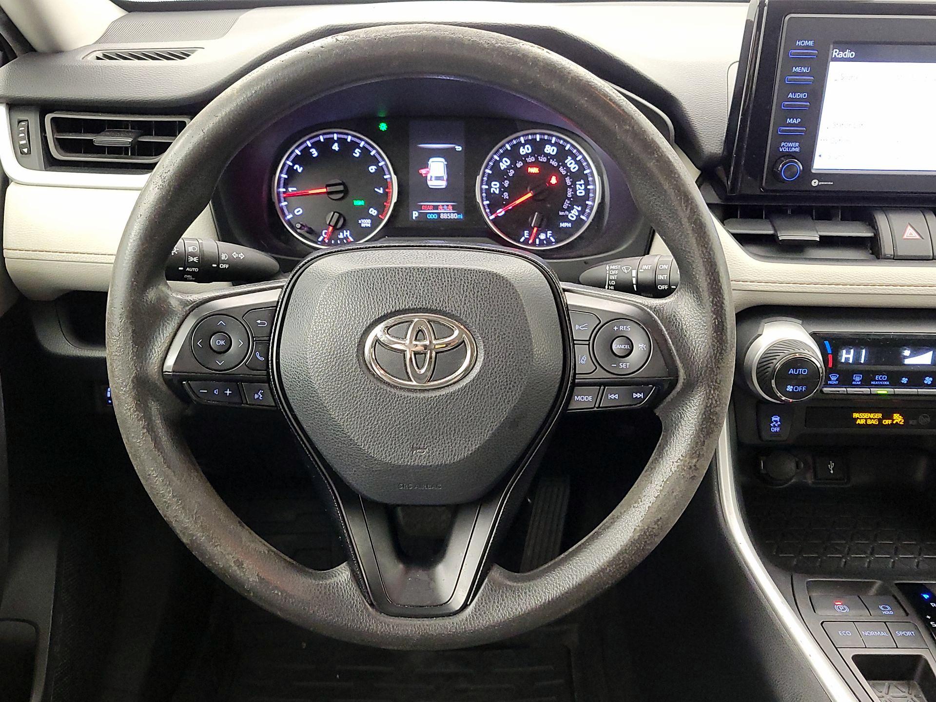 Thumbnail: 2021 Toyota RAV4 - 10
