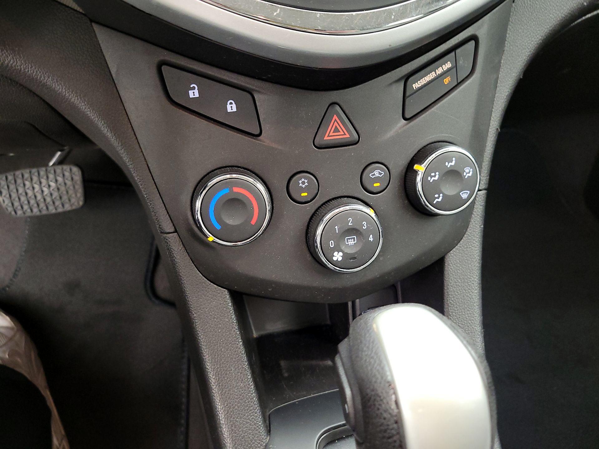 Thumbnail: 2017 Chevrolet Sonic - 14