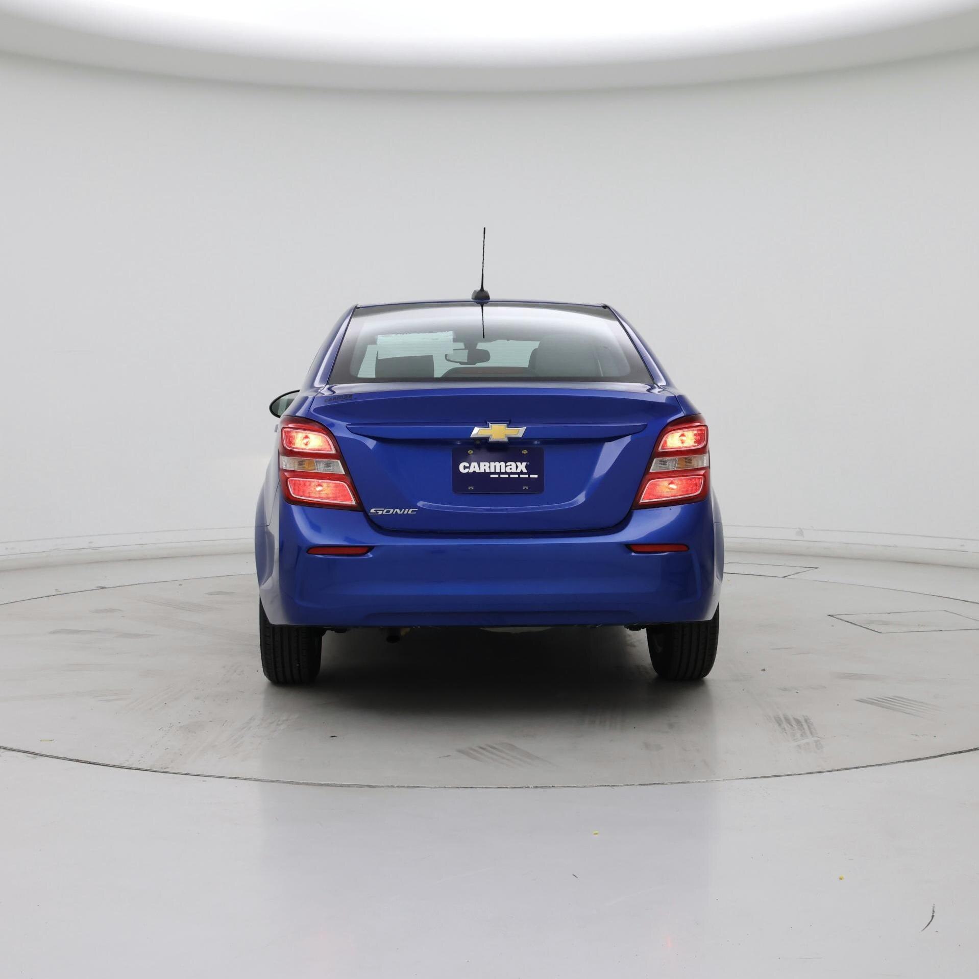 Thumbnail: 2017 Chevrolet Sonic - 6
