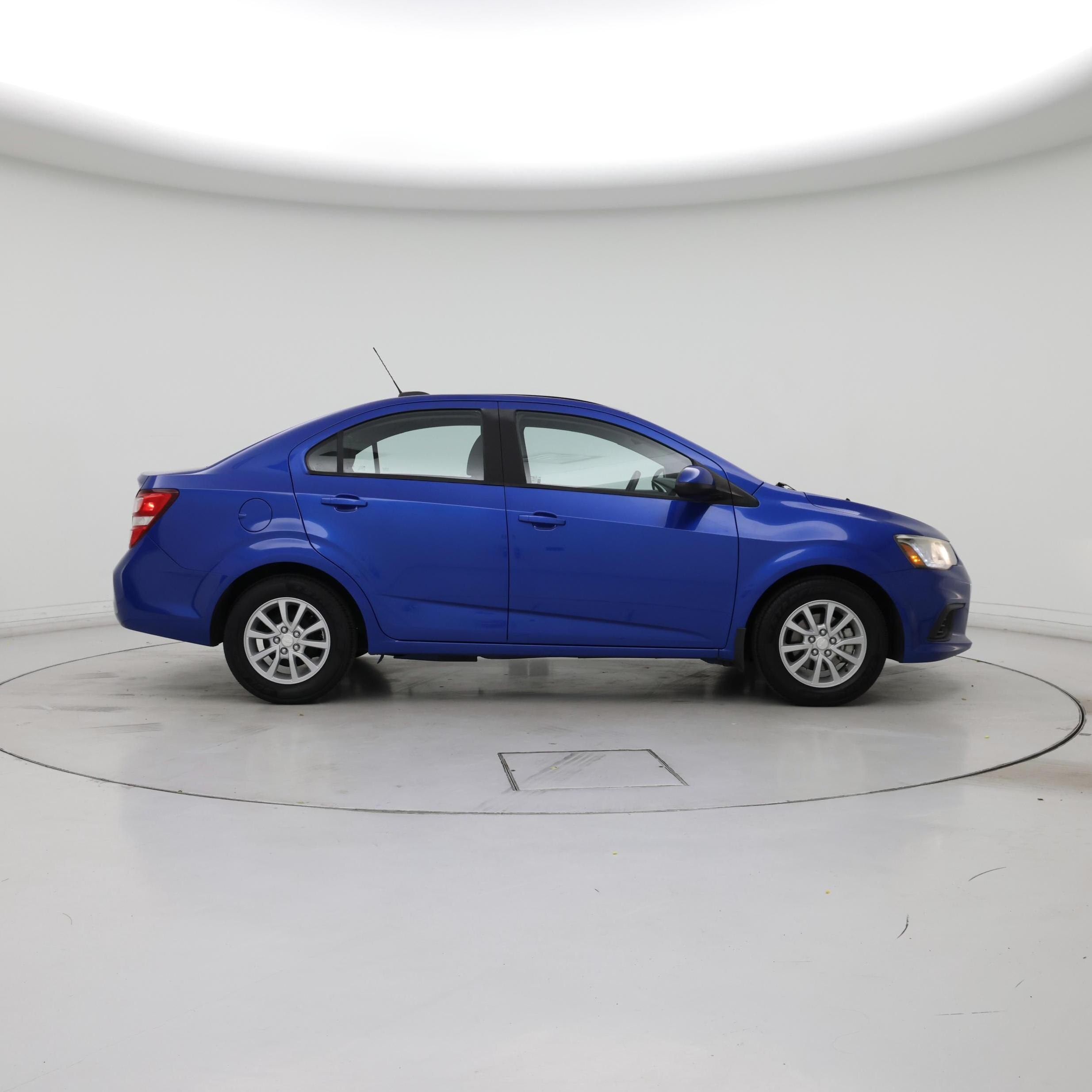 Thumbnail: 2017 Chevrolet Sonic - 7