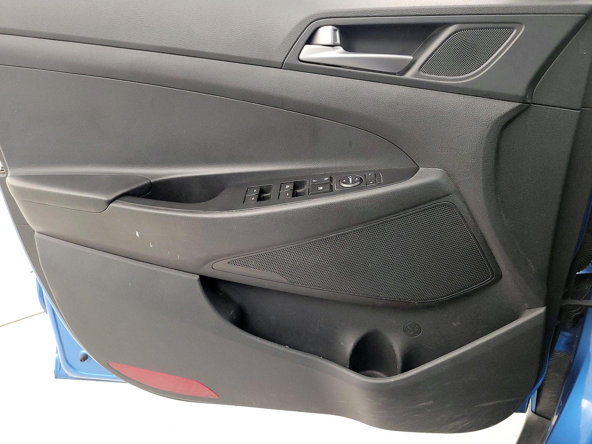 Thumbnail: 2017 Hyundai Tucson - 12