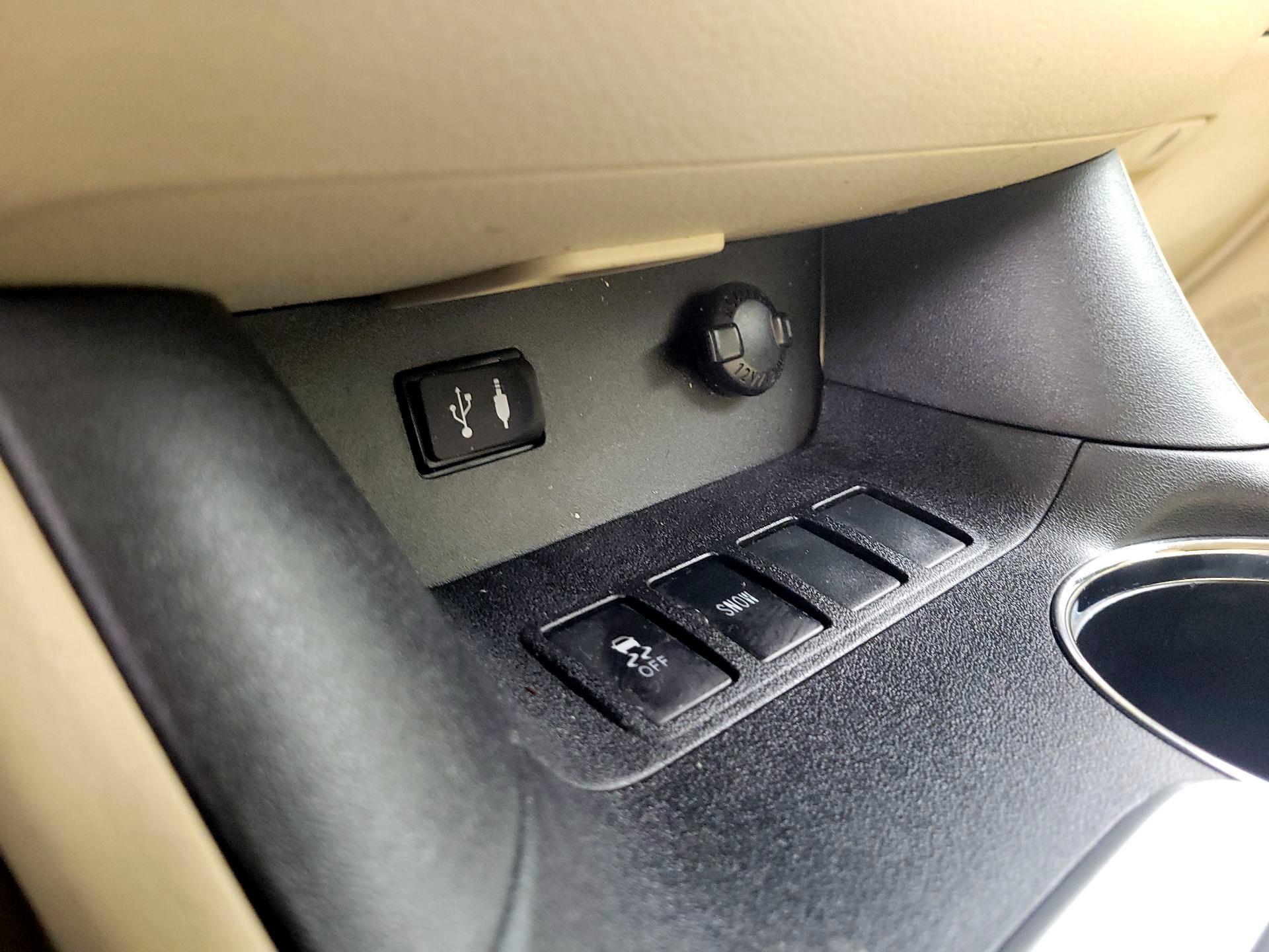 Thumbnail: 2015 Toyota Highlander - 18