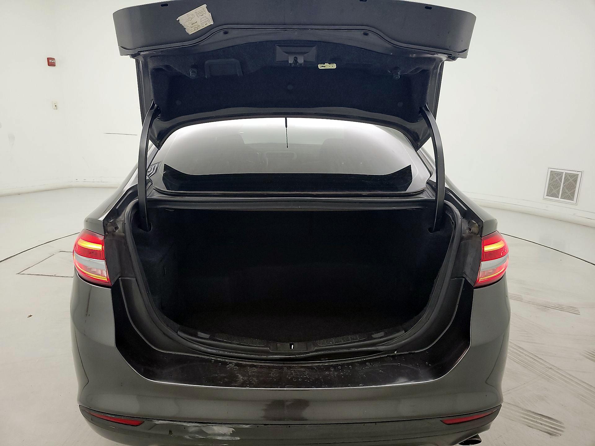 Thumbnail: 2017 Ford Fusion - 20