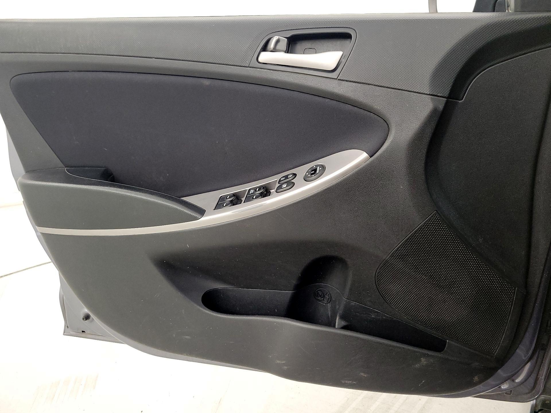 Thumbnail: 2016 Hyundai Accent - 12