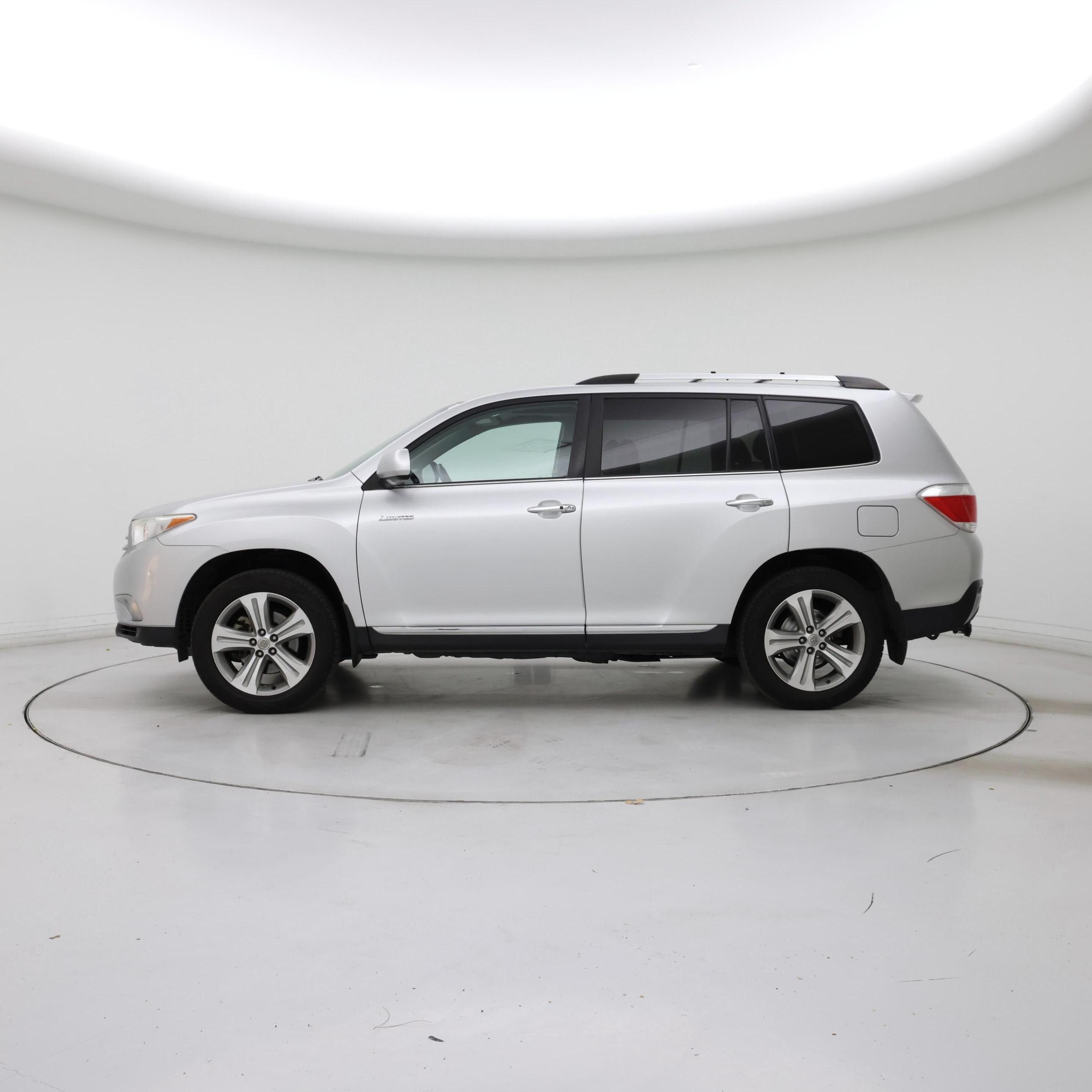 Thumbnail: 2013 Toyota Highlander - 3