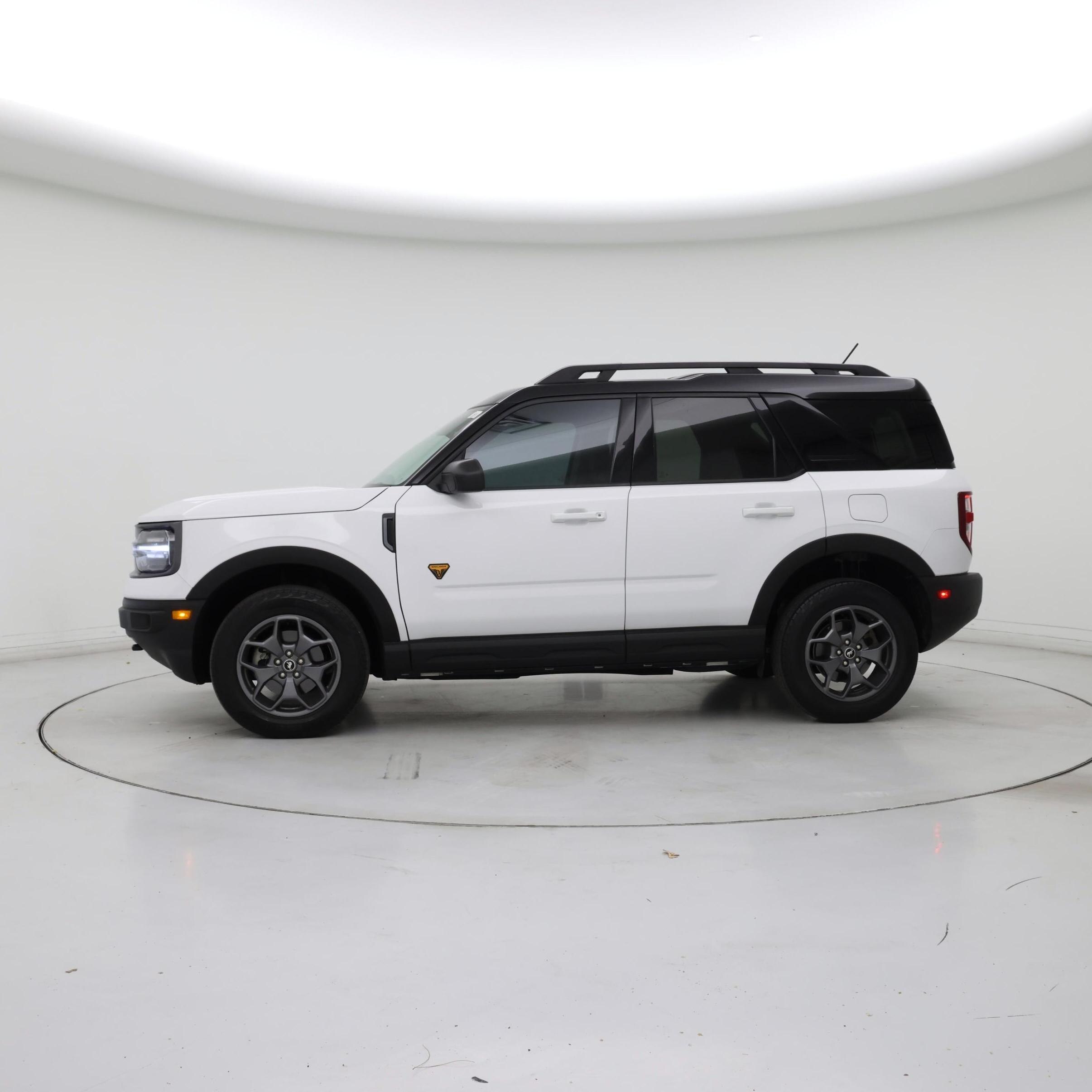 Thumbnail: 2022 Ford Bronco Sport - 3