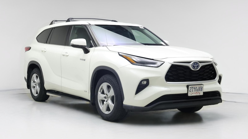 2021 Toyota Highlander LE Hero Image