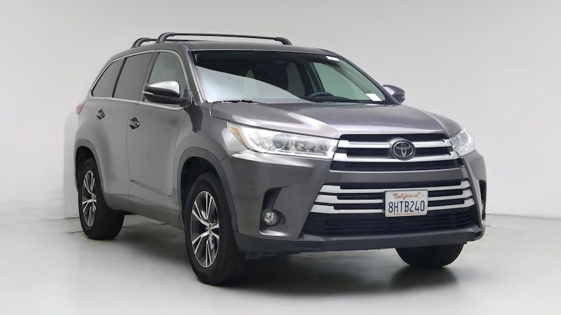 2019 Toyota Highlander LE Hero Image