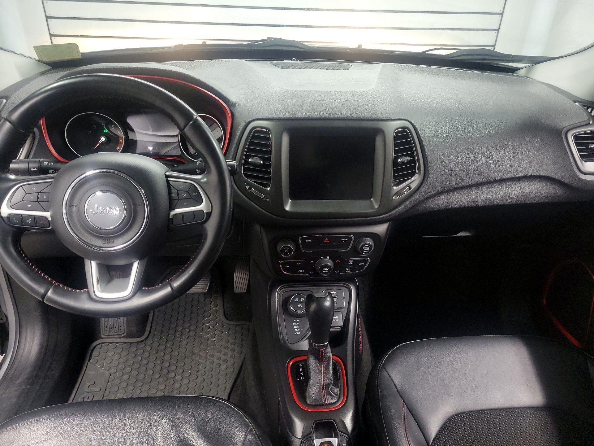 Thumbnail: 2018 Jeep Compass - 9