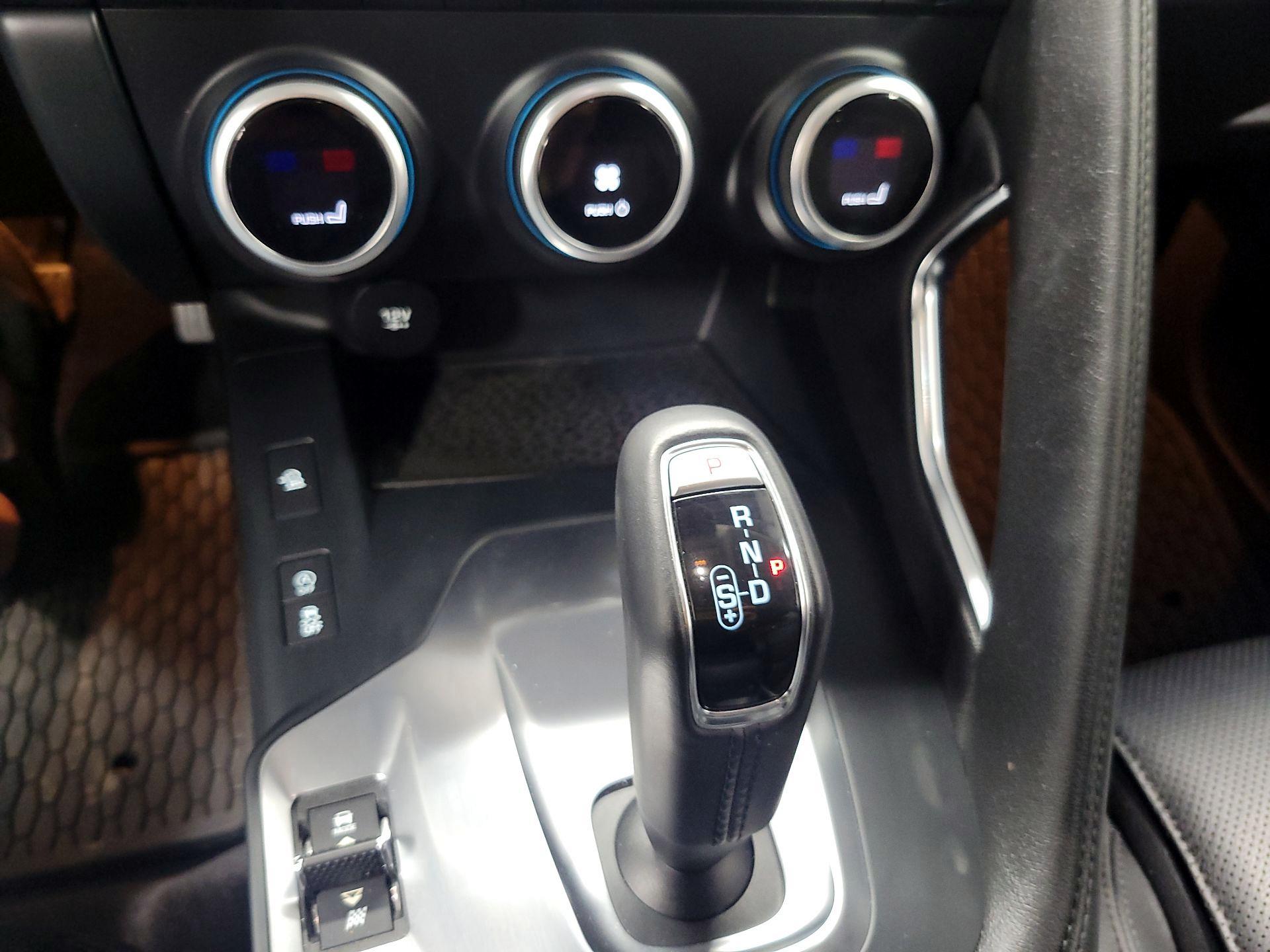 Thumbnail: 2020 Jaguar E-Pace - 17