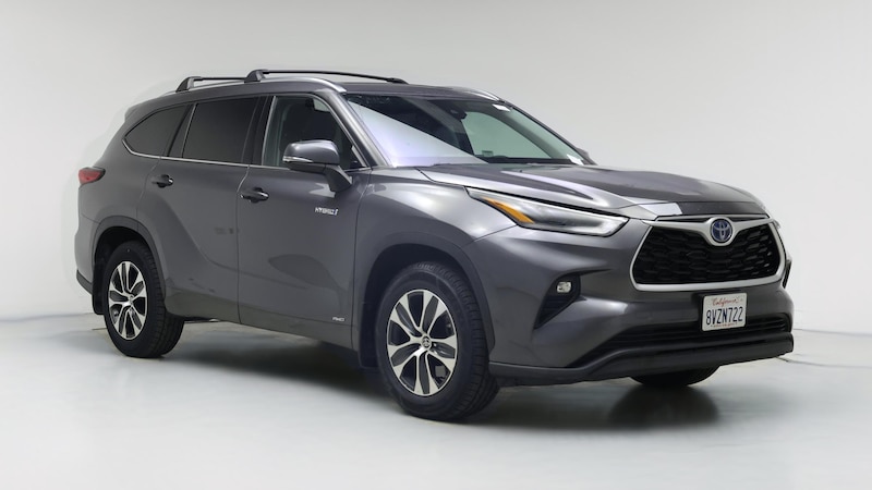 2021 Toyota Highlander XLE Hero Image