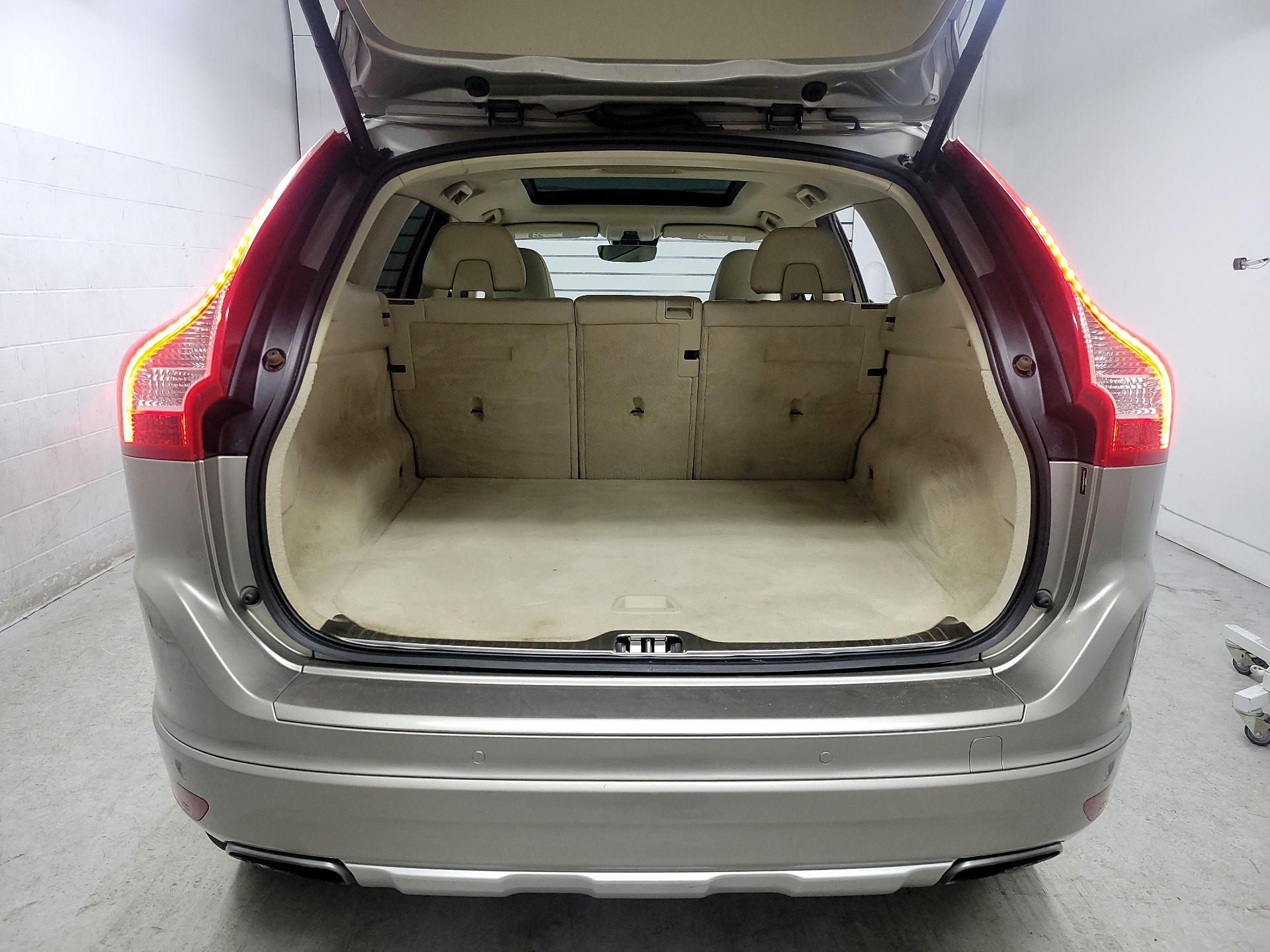 Thumbnail: 2015 Volvo XC60 - 18