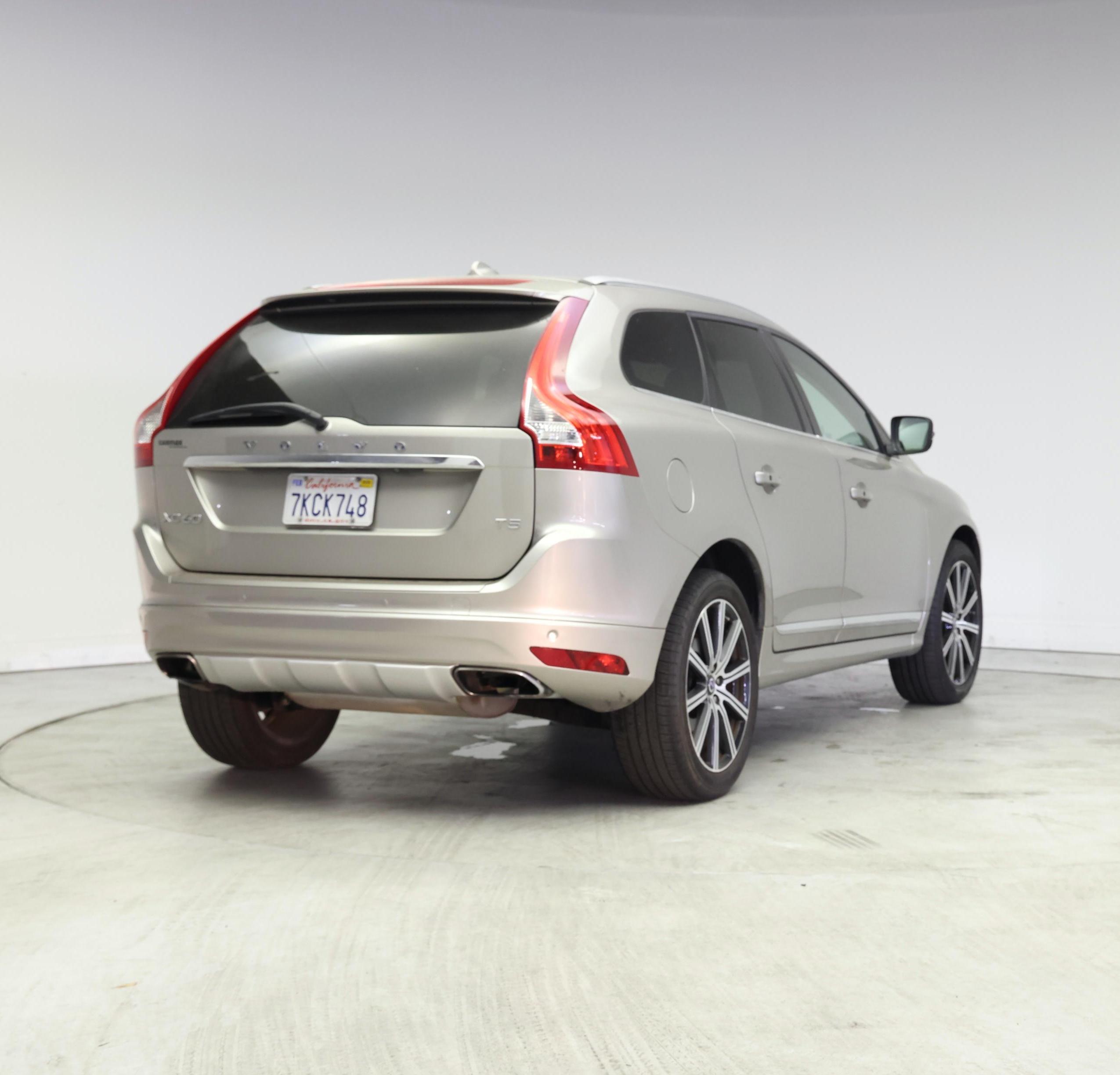 Thumbnail: 2015 Volvo XC60 - 8