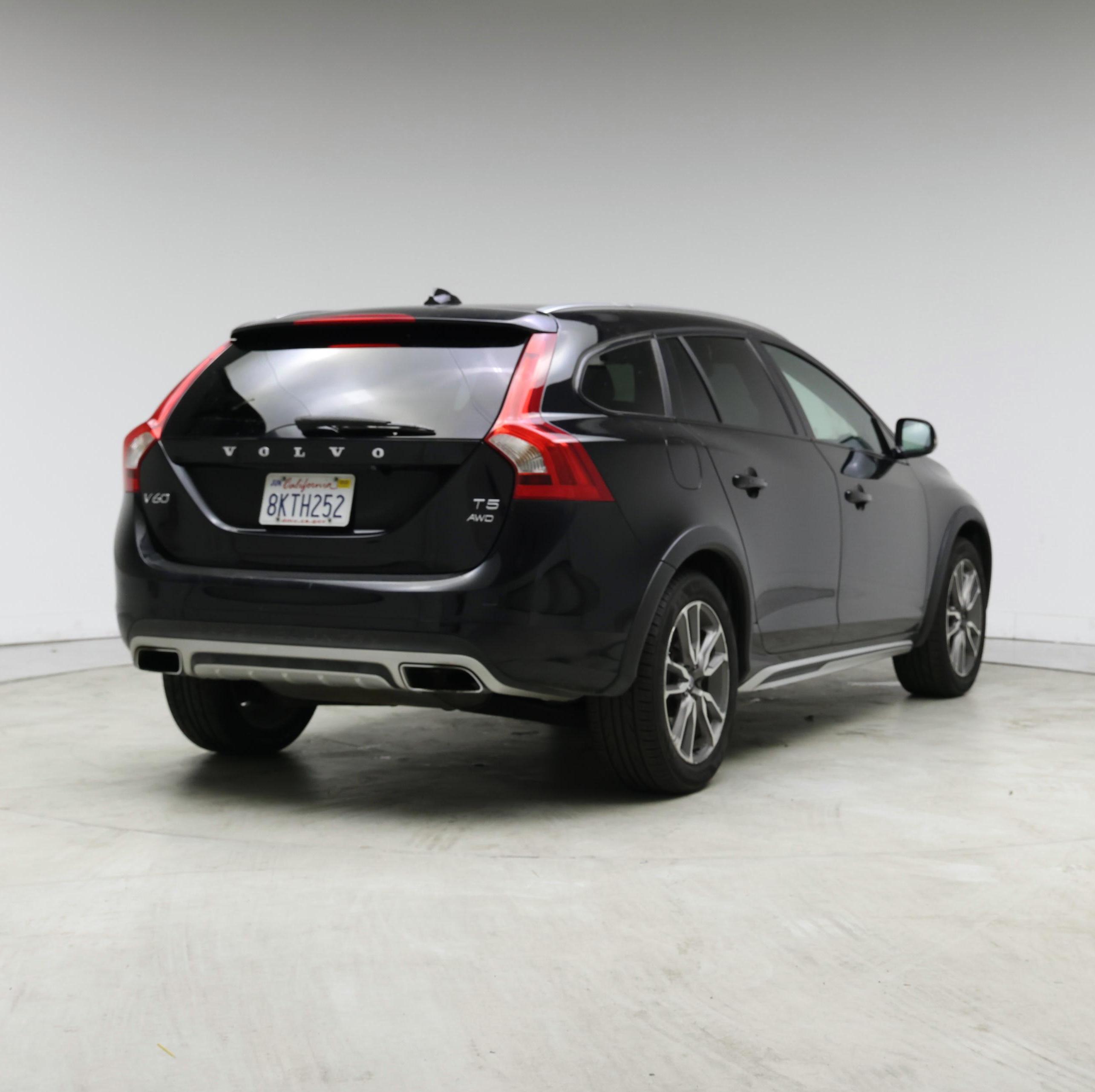 Thumbnail: 2018 Volvo S60 - 8