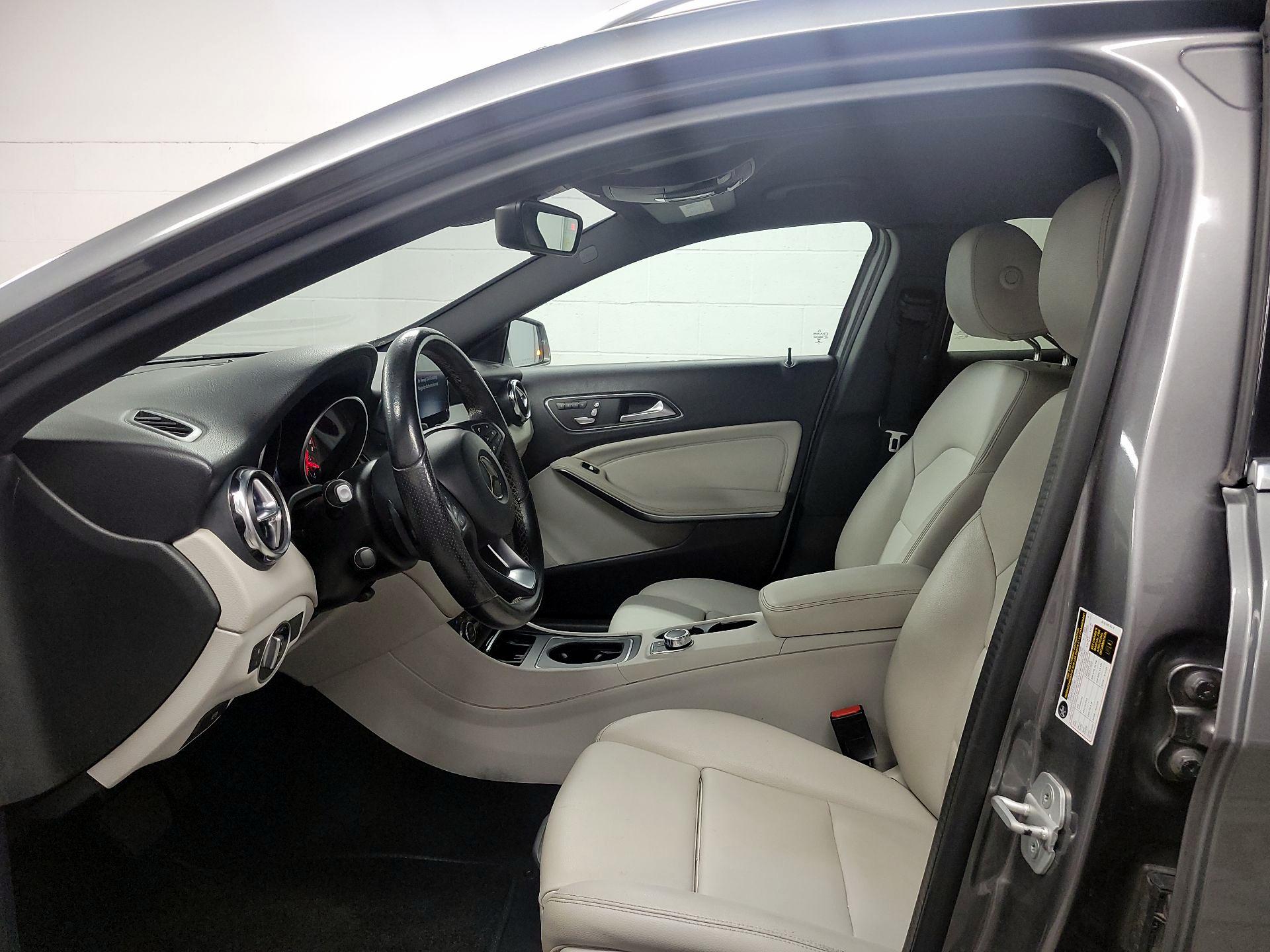 Thumbnail: 2018 Mercedes-Benz GLA - 11