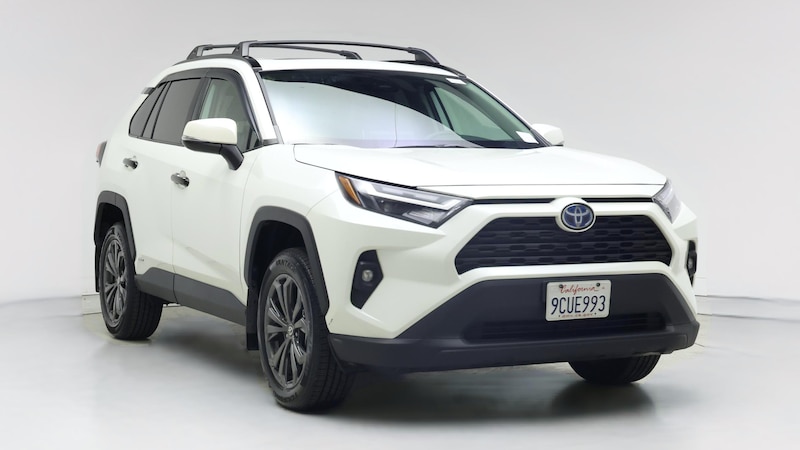 2022 Toyota RAV4 XLE Hero Image