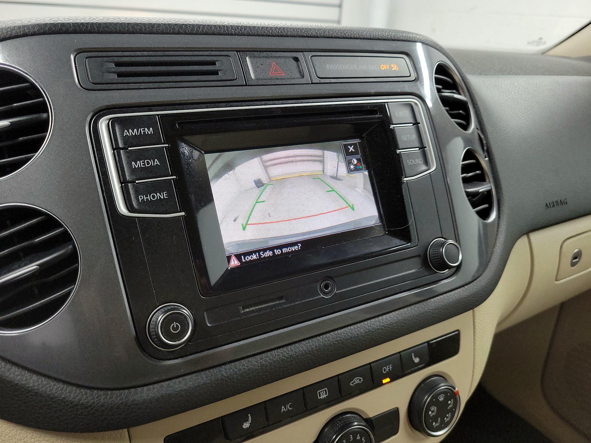 Thumbnail: 2016 Volkswagen Tiguan - 13