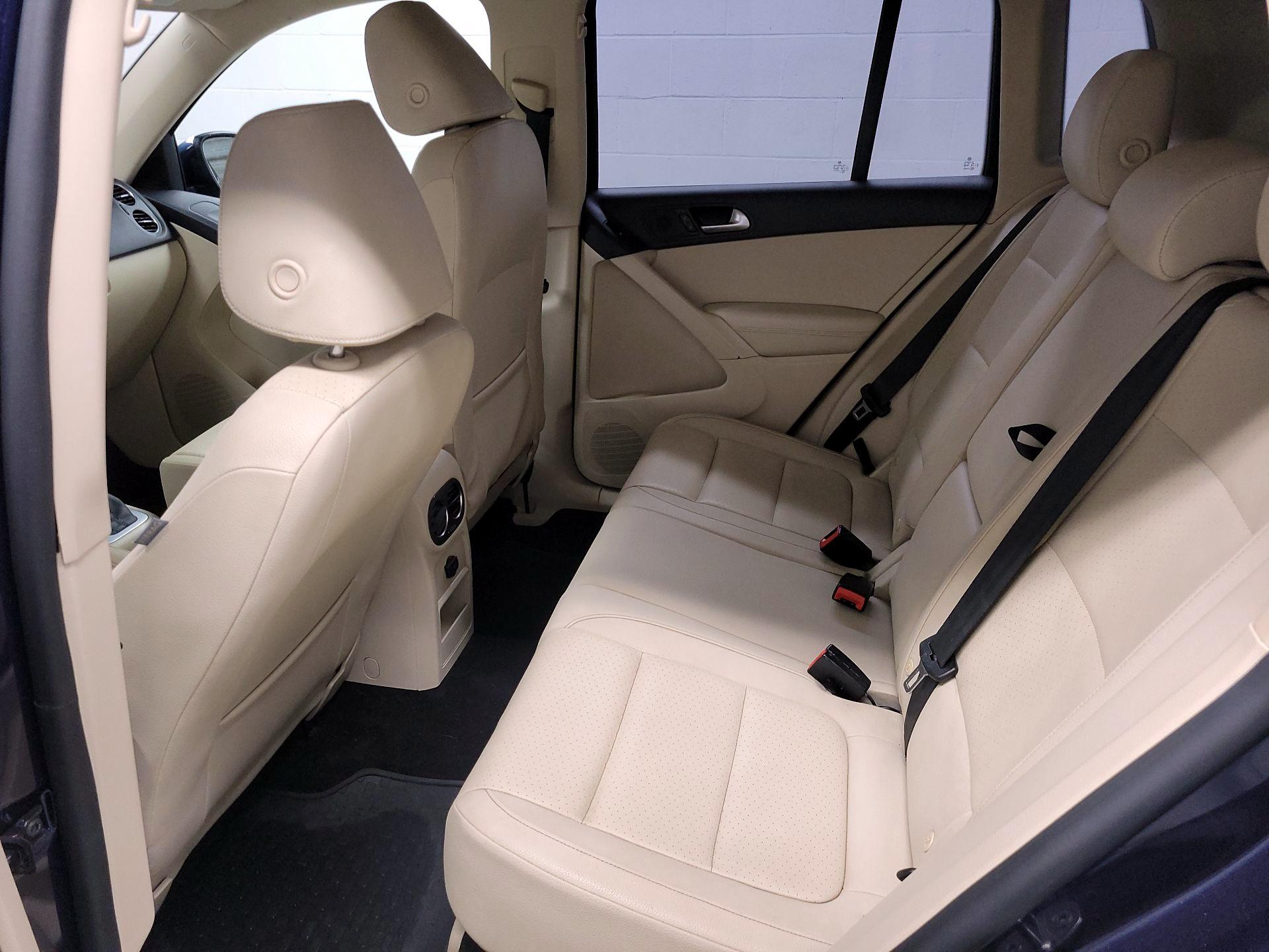 Thumbnail: 2016 Volkswagen Tiguan - 17