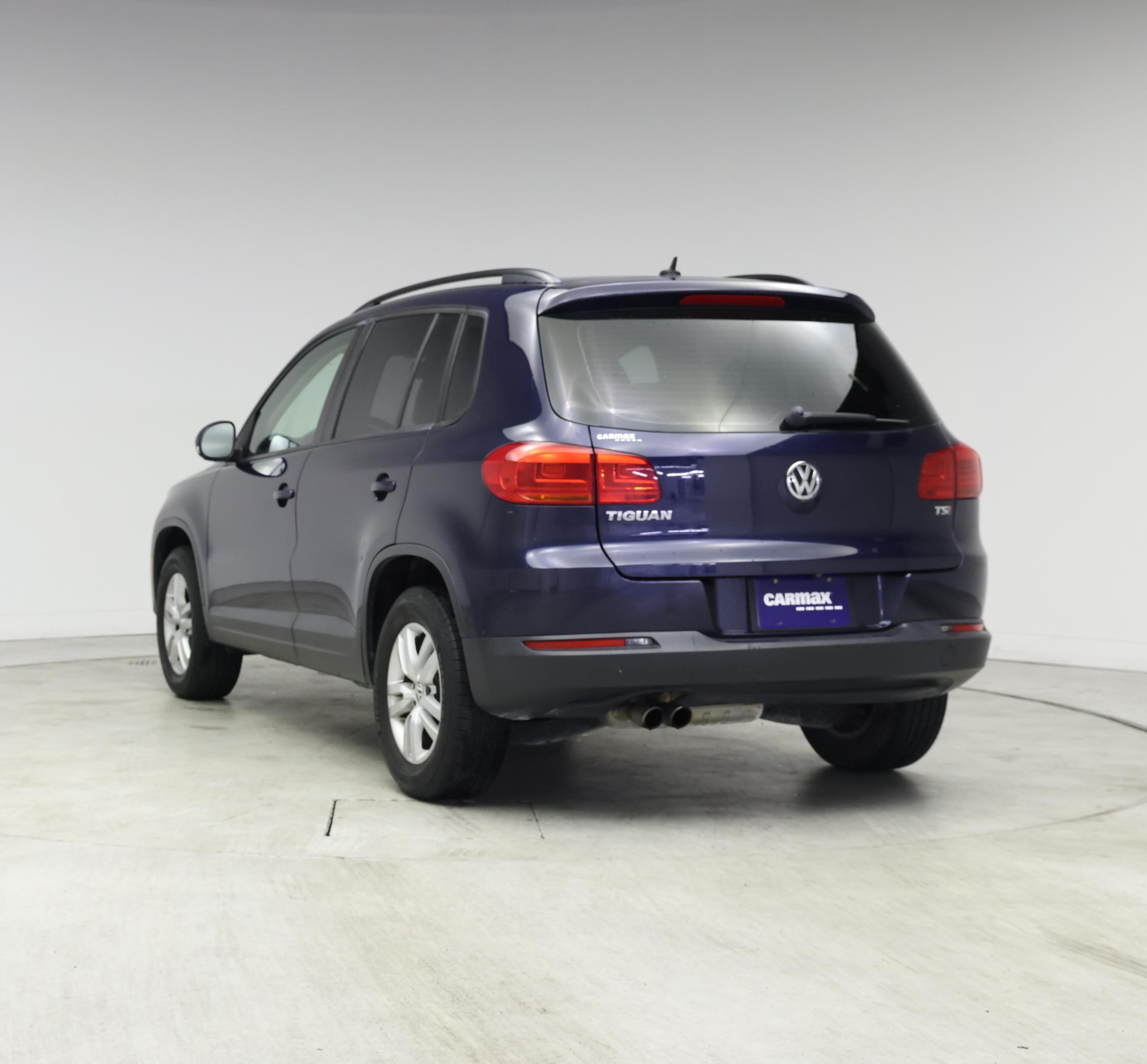 Thumbnail: 2016 Volkswagen Tiguan - 2