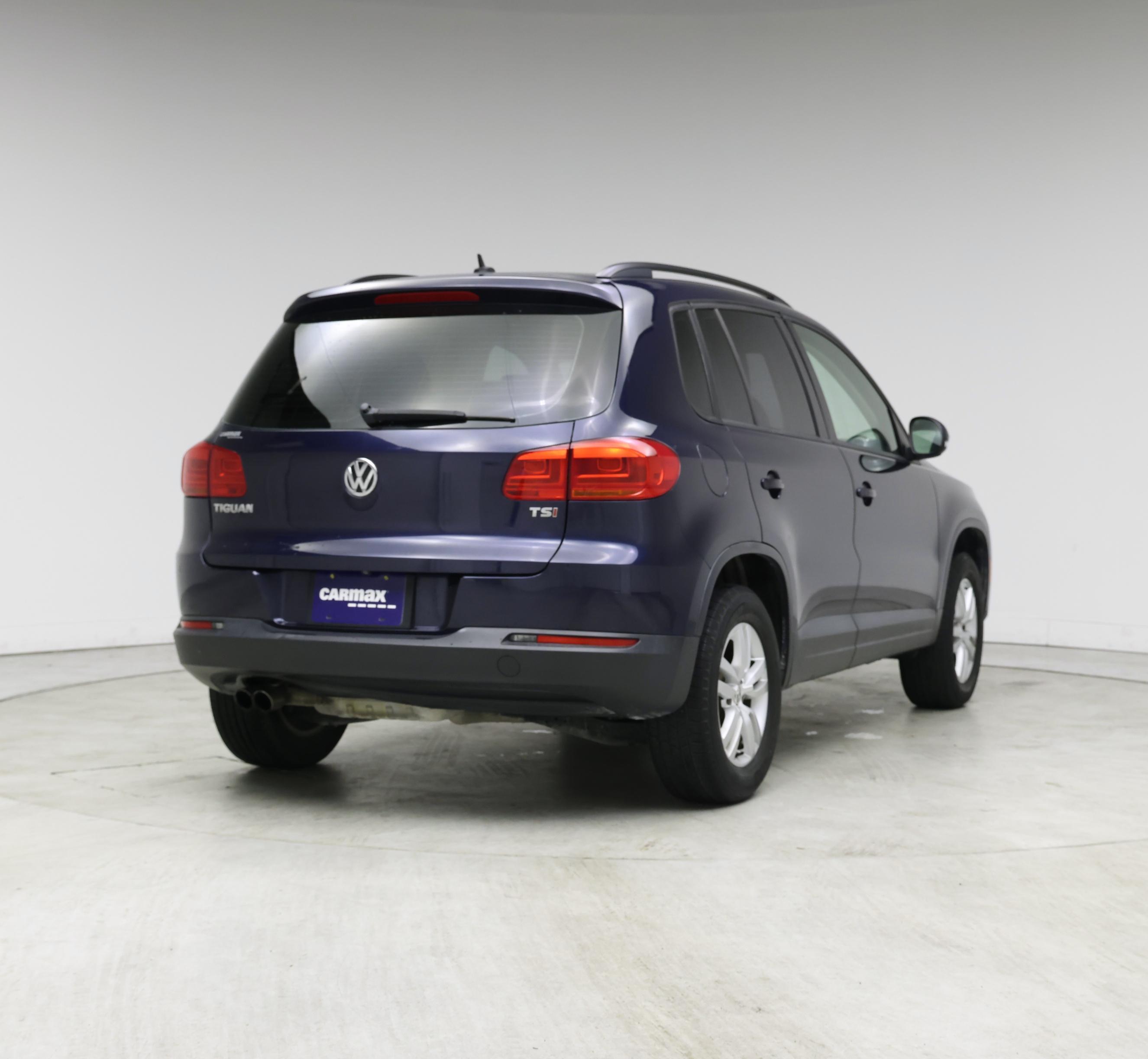 Thumbnail: 2016 Volkswagen Tiguan - 8