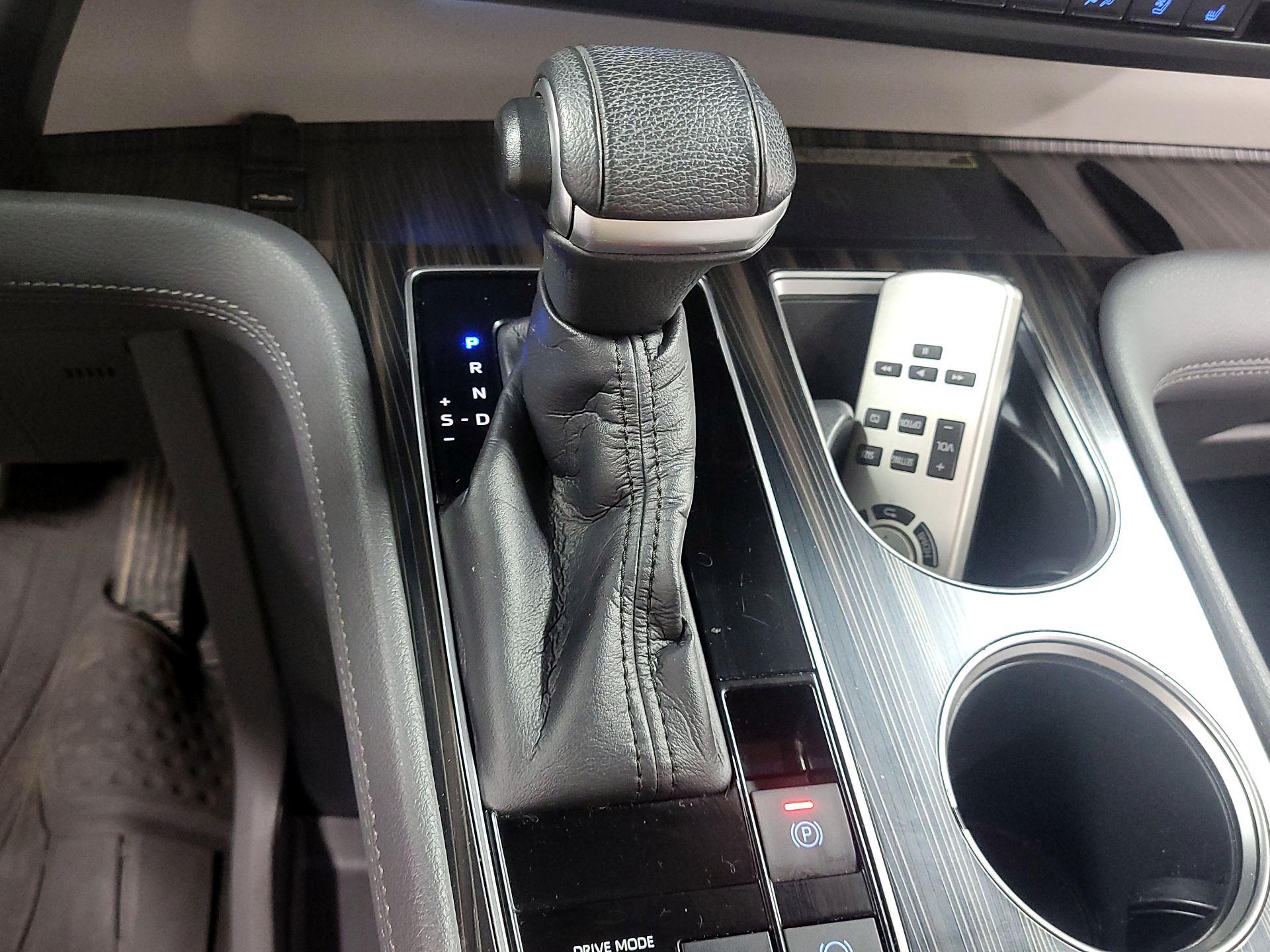 Thumbnail: 2021 Toyota Sienna - 18