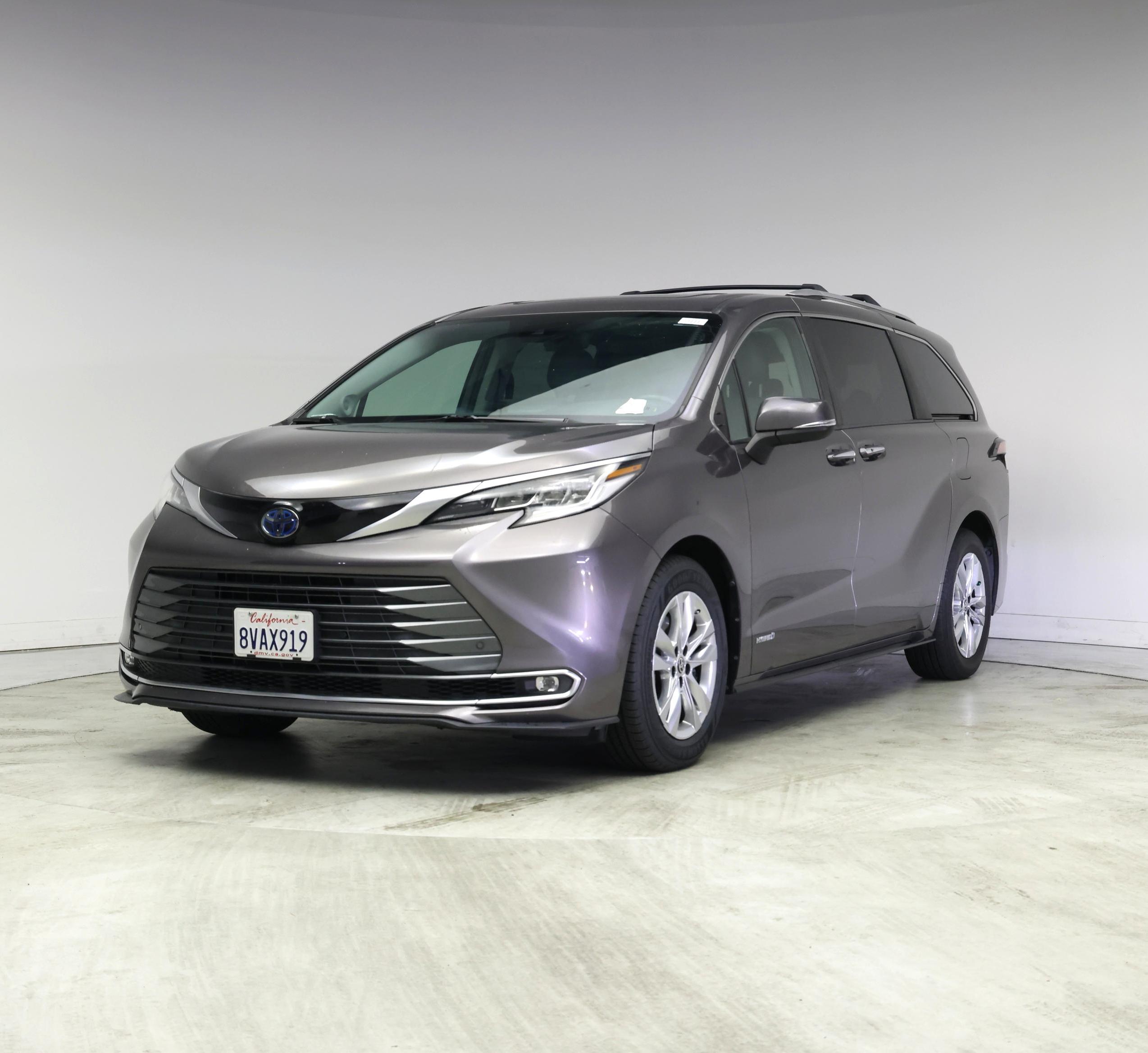 Thumbnail: 2021 Toyota Sienna - 4