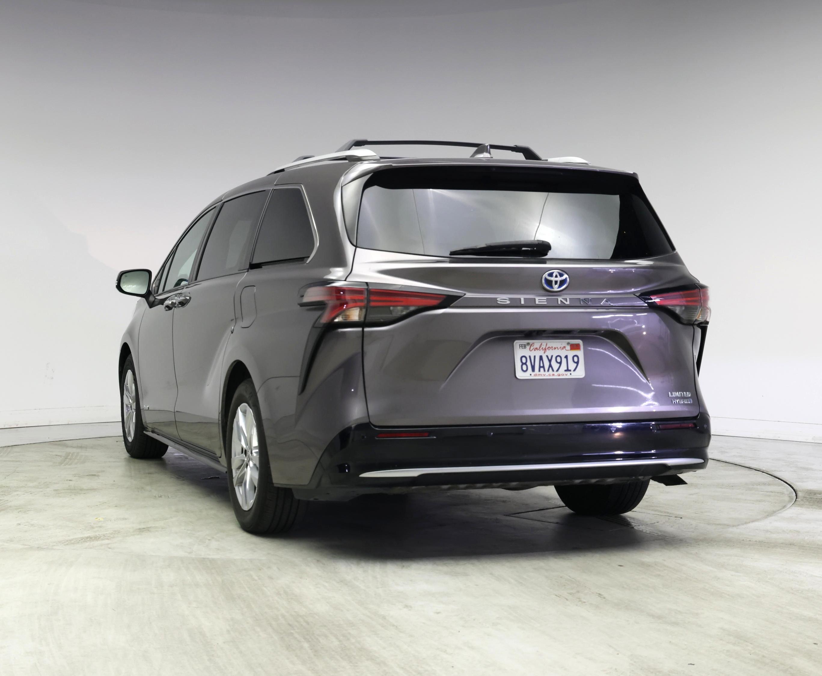 Thumbnail: 2021 Toyota Sienna - 6