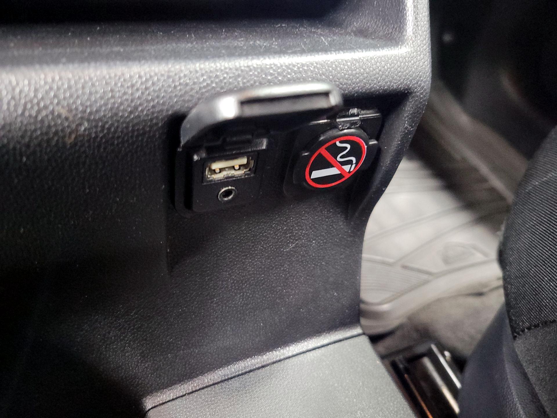 Thumbnail: 2014 Mazda Mazda5 - 17