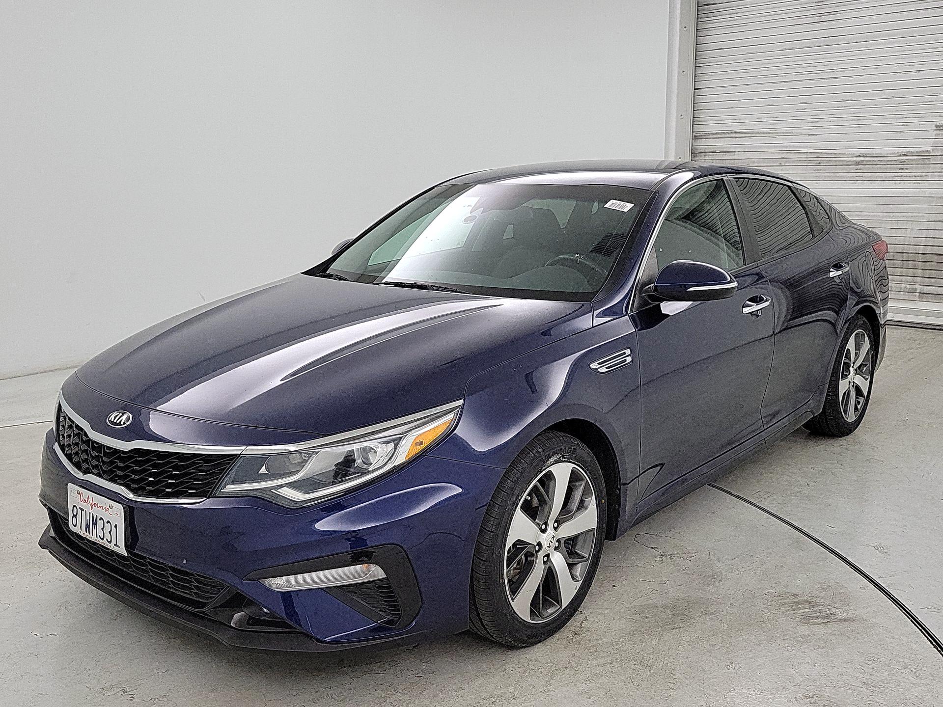 Thumbnail: 2019 Kia Optima - 3