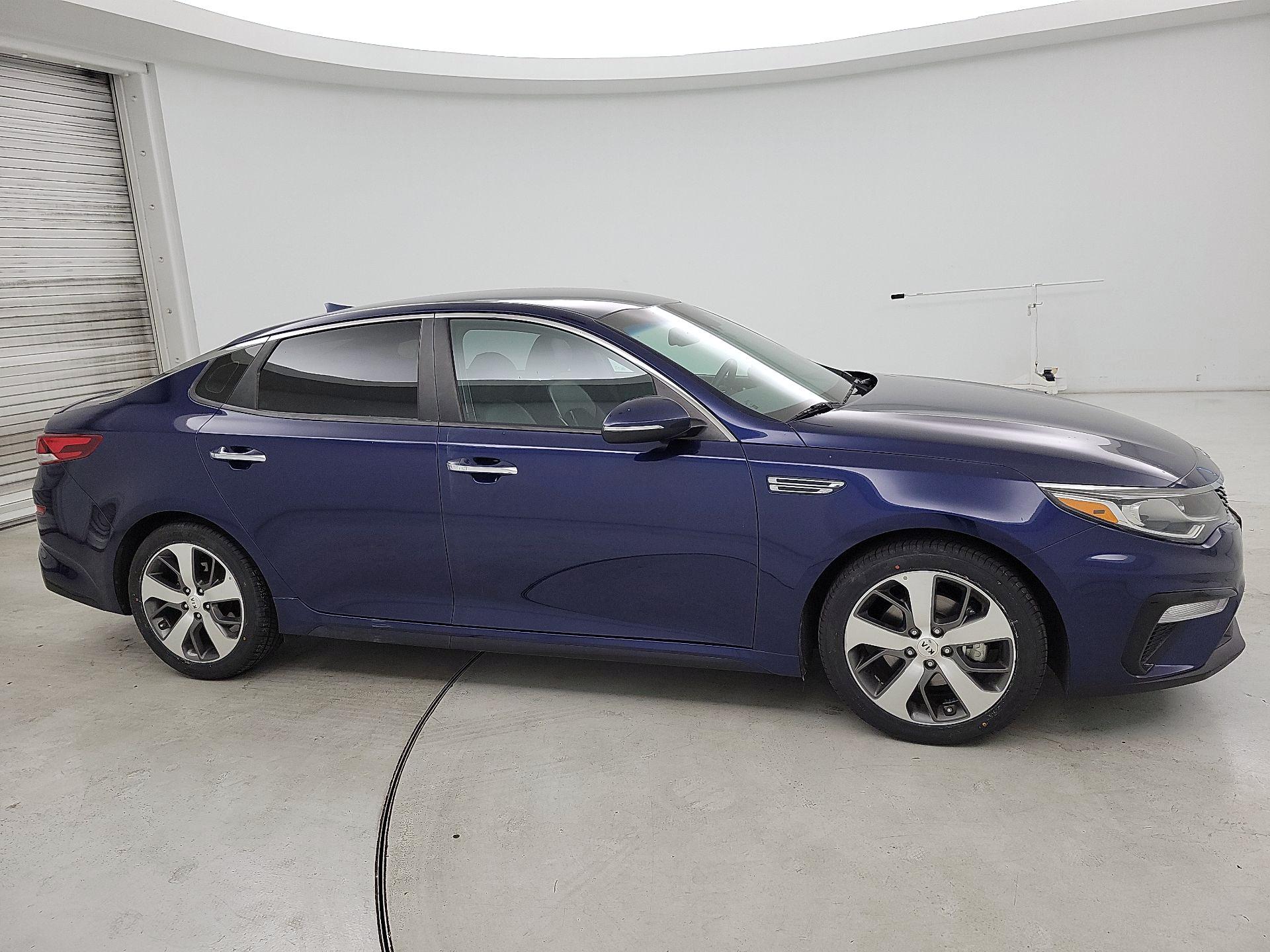 Thumbnail: 2019 Kia Optima - 4