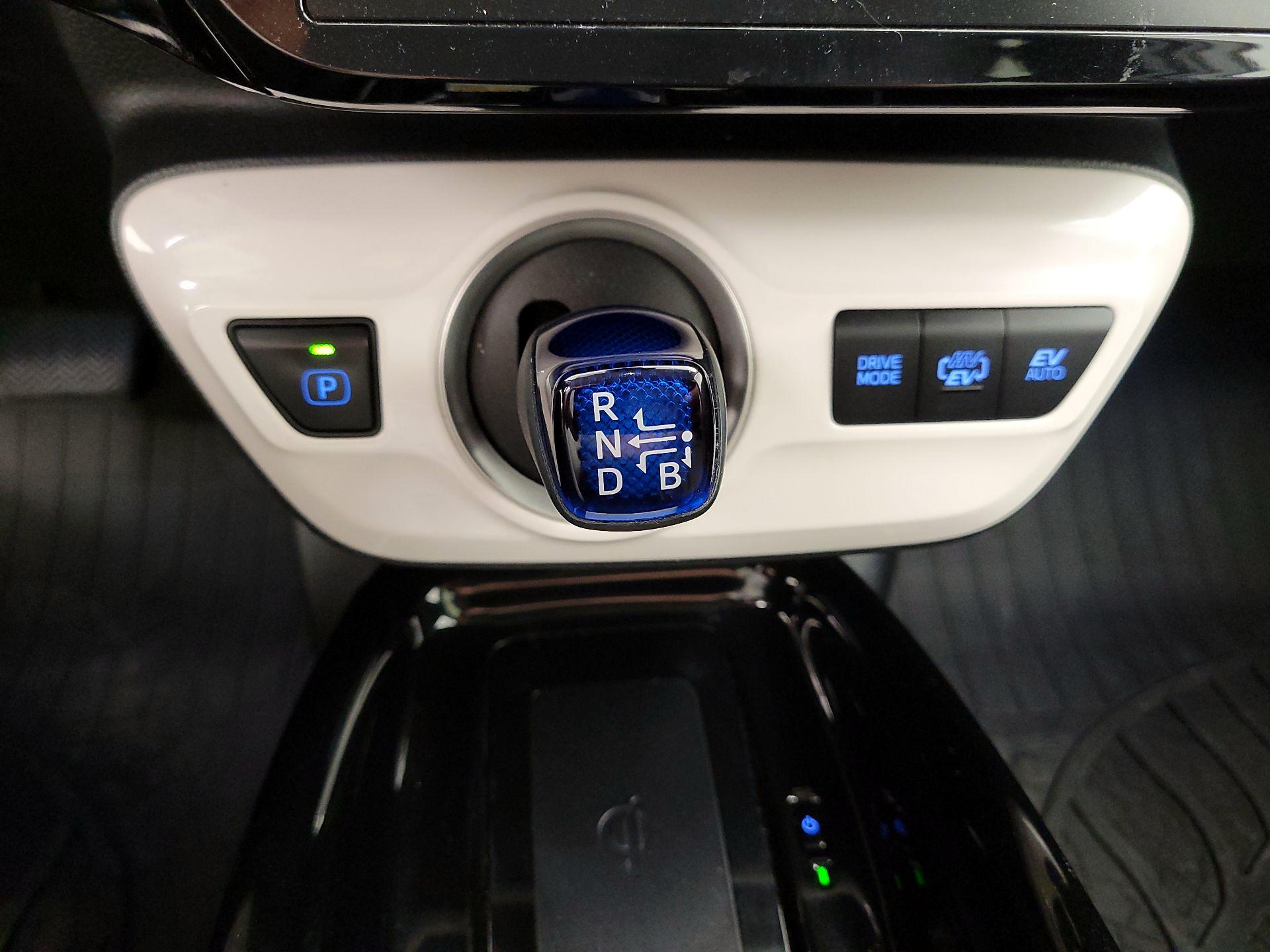Thumbnail: 2018 Toyota Prius Prime - 18