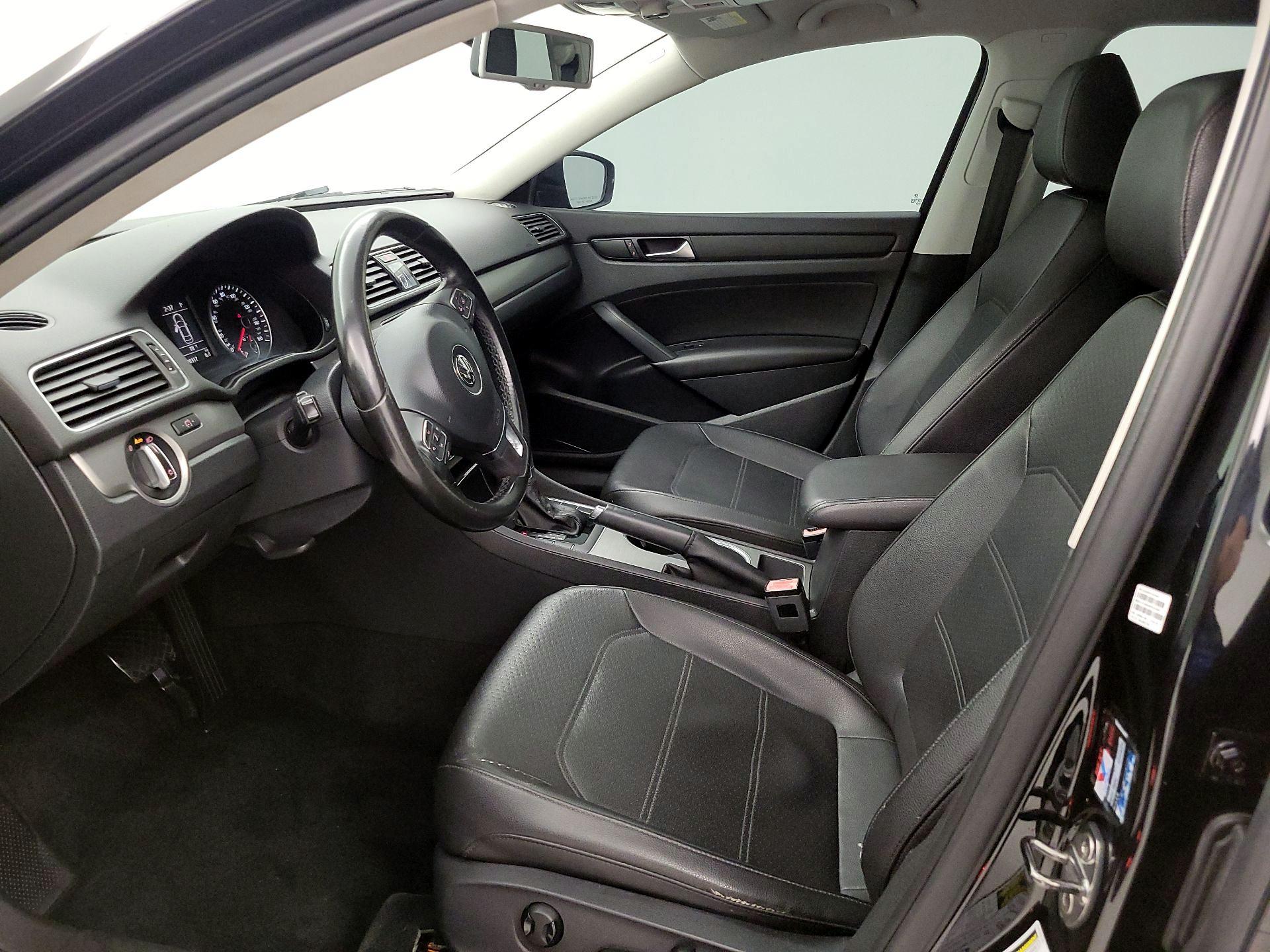 Thumbnail: 2014 Volkswagen Passat - 11