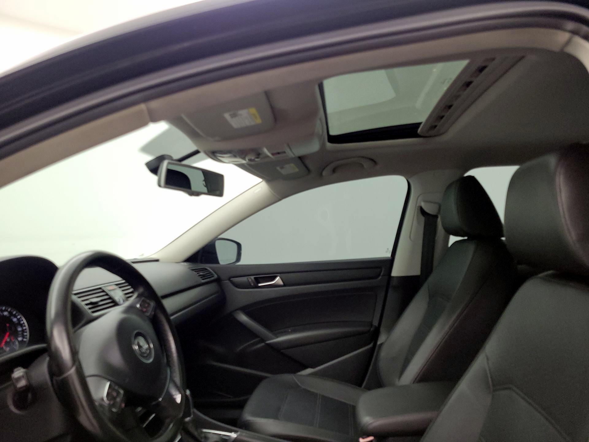 Thumbnail: 2014 Volkswagen Passat - 19