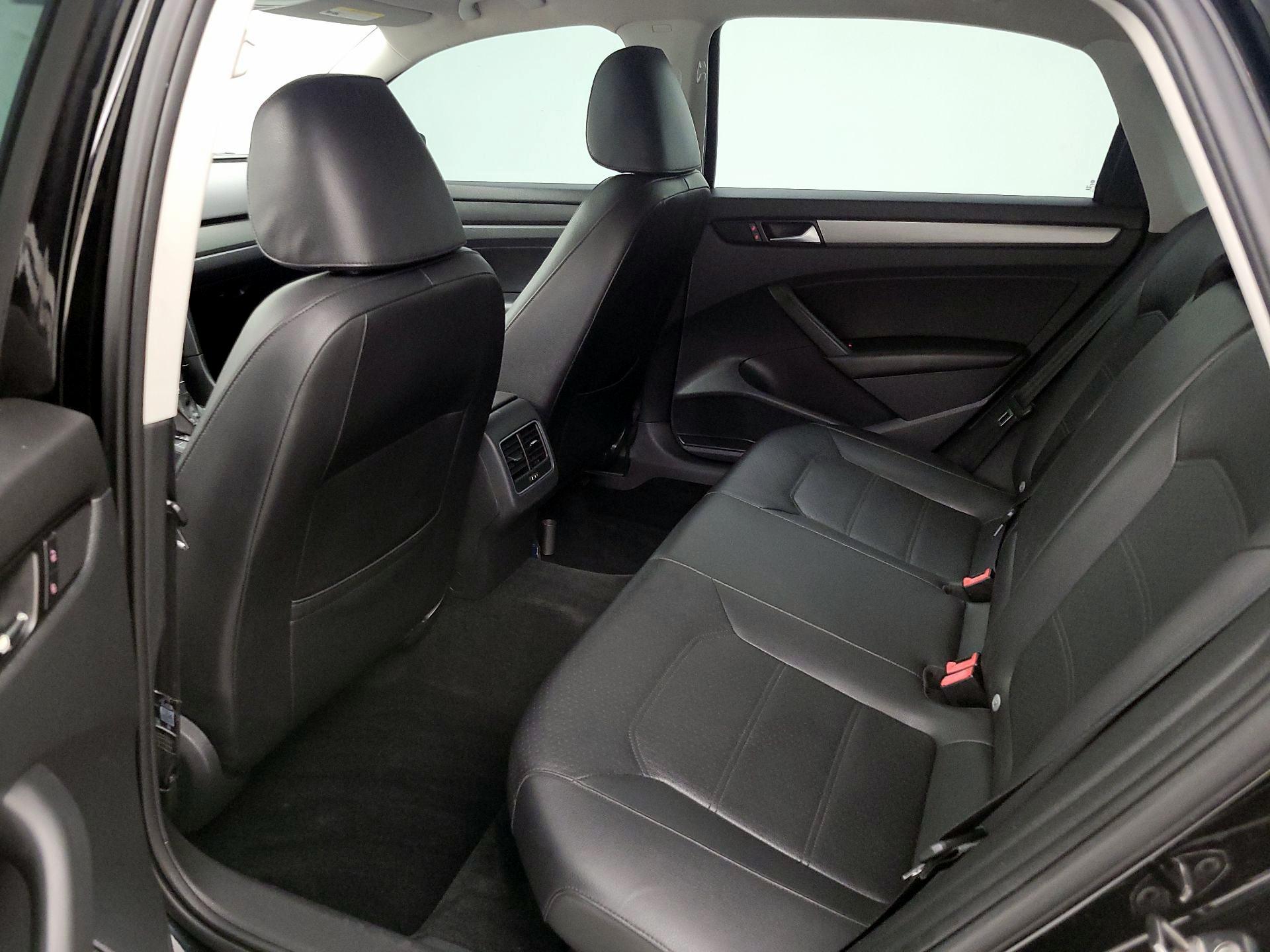Thumbnail: 2014 Volkswagen Passat - 20