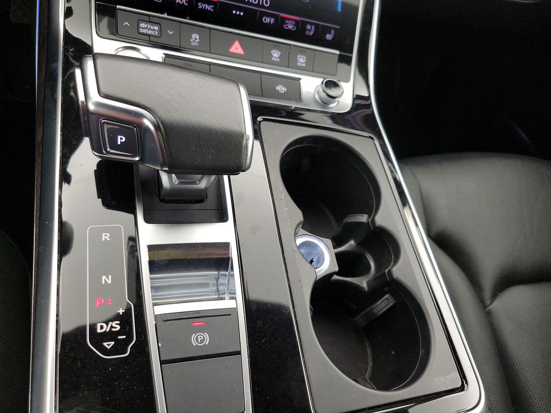 Thumbnail: 2020 Audi Q8 - 18