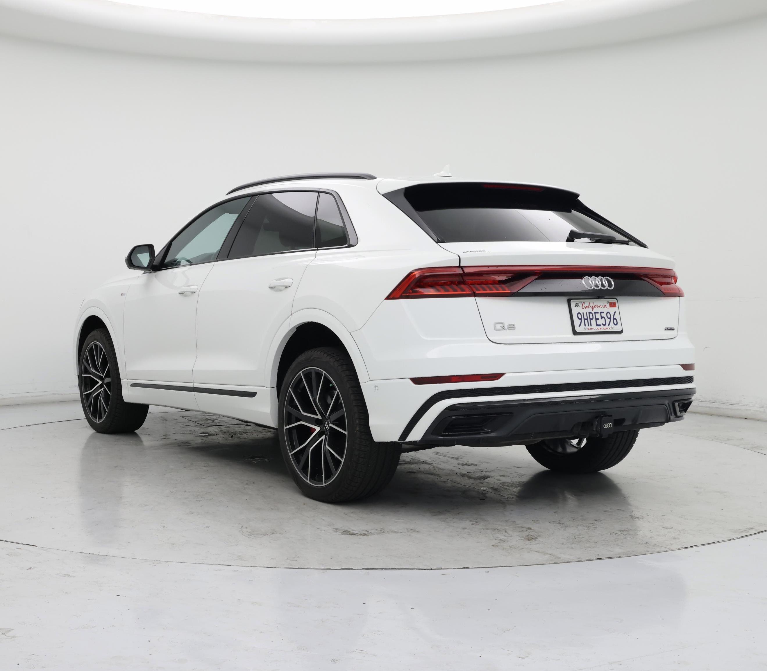 Thumbnail: 2020 Audi Q8 - 2