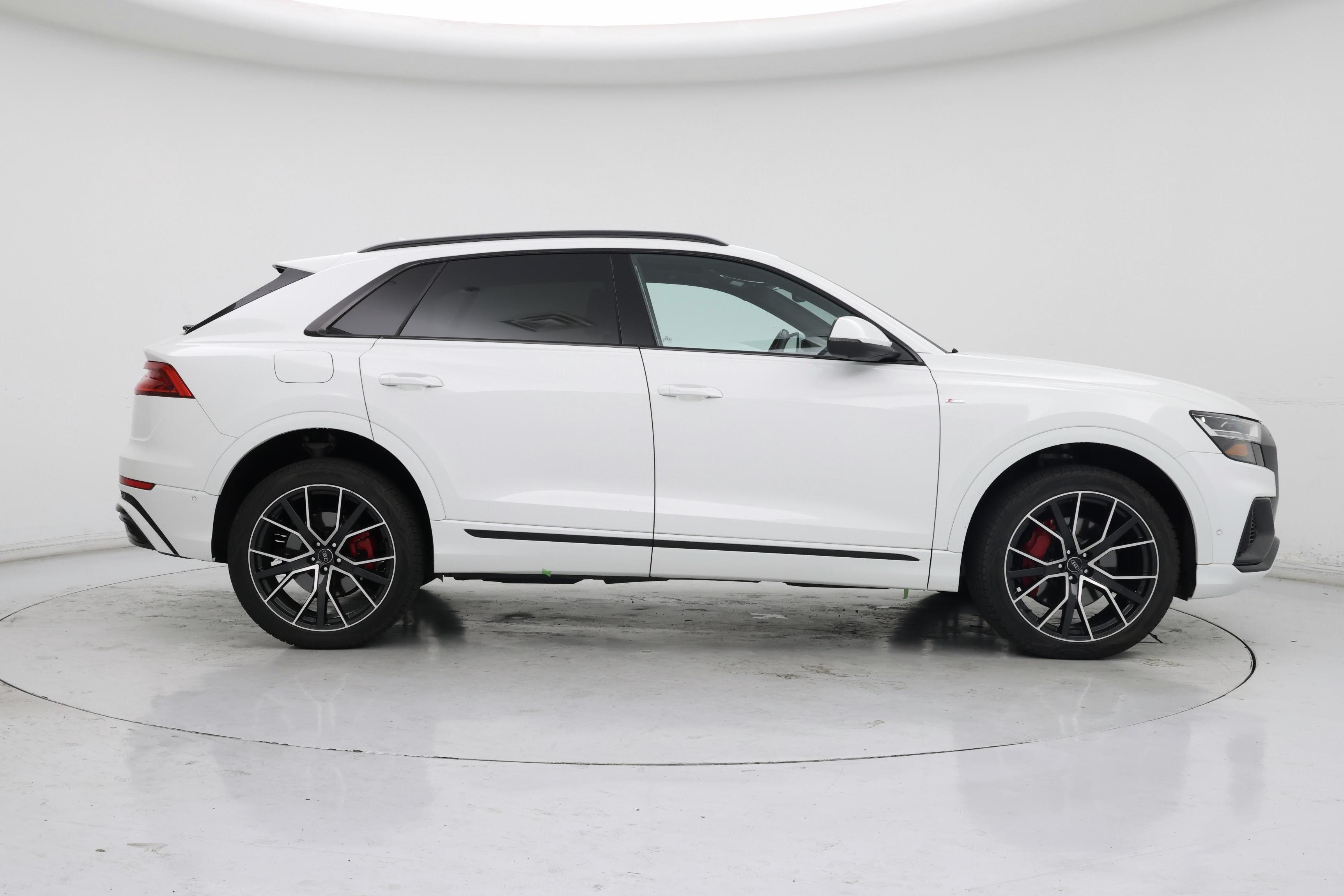 Thumbnail: 2020 Audi Q8 - 7