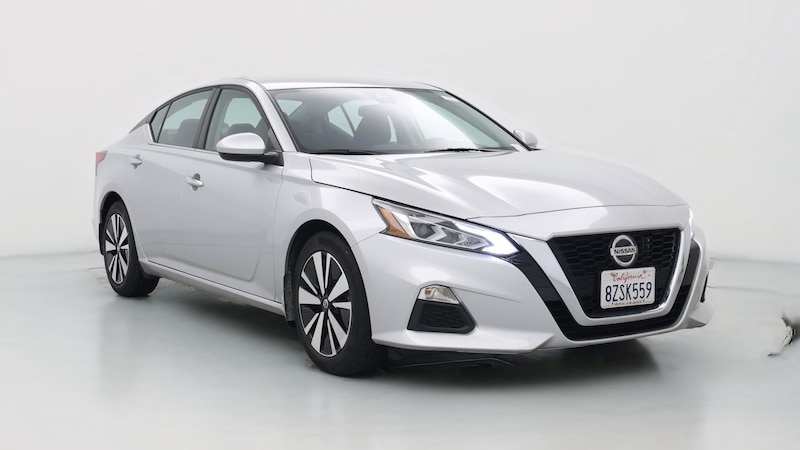 2022 Nissan Altima SV Hero Image