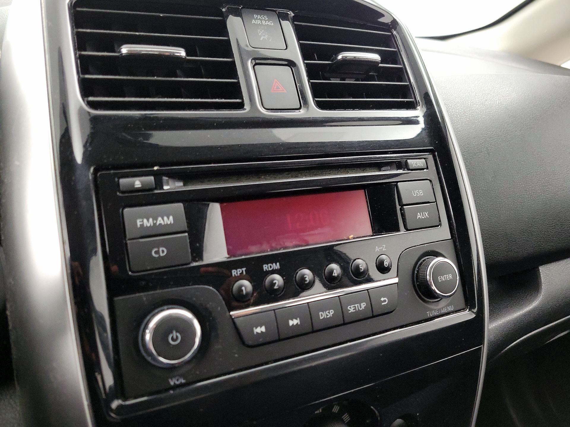 Thumbnail: 2015 Nissan Versa Note - 14